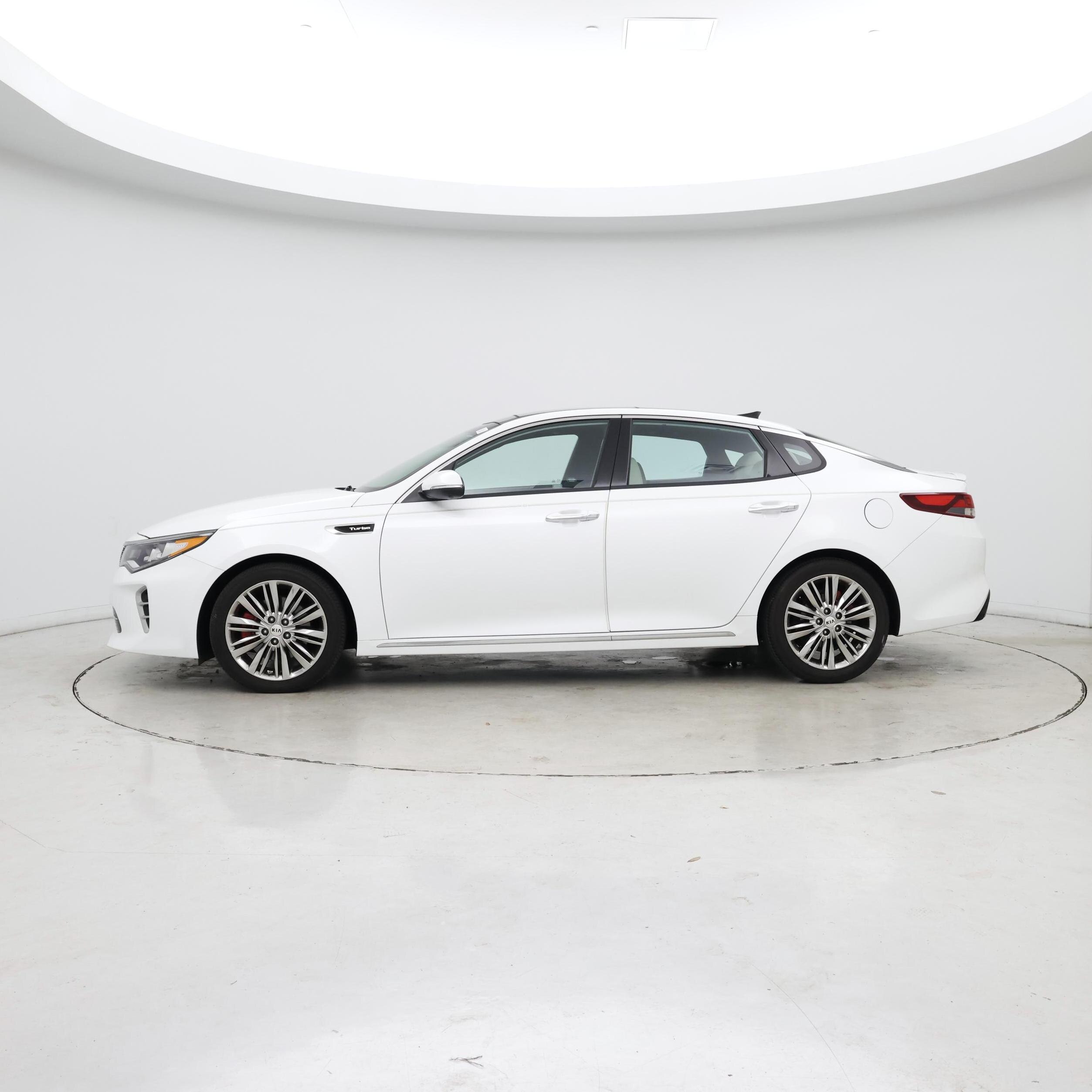 Thumbnail: 2017 Kia Optima - 3