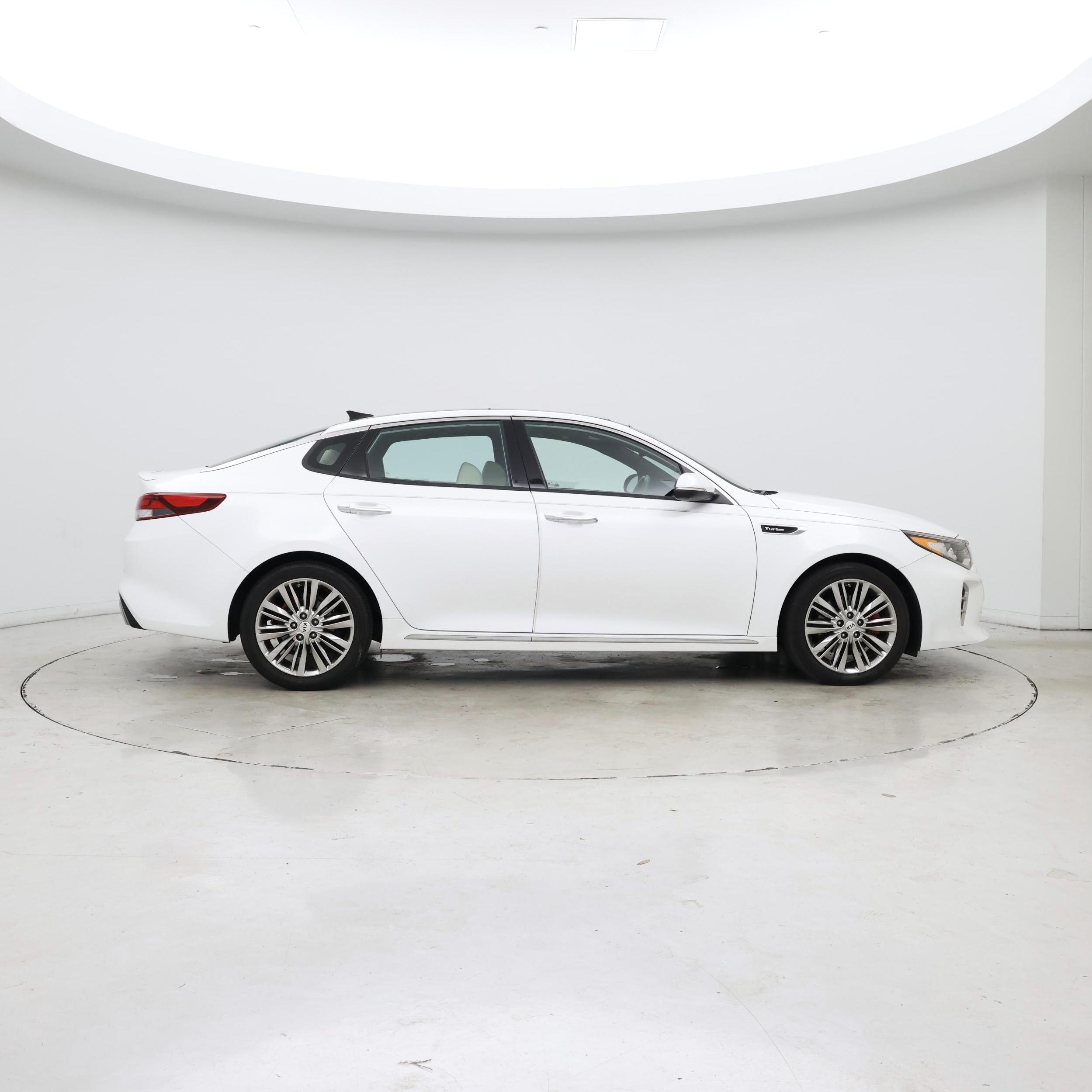 Thumbnail: 2017 Kia Optima - 7