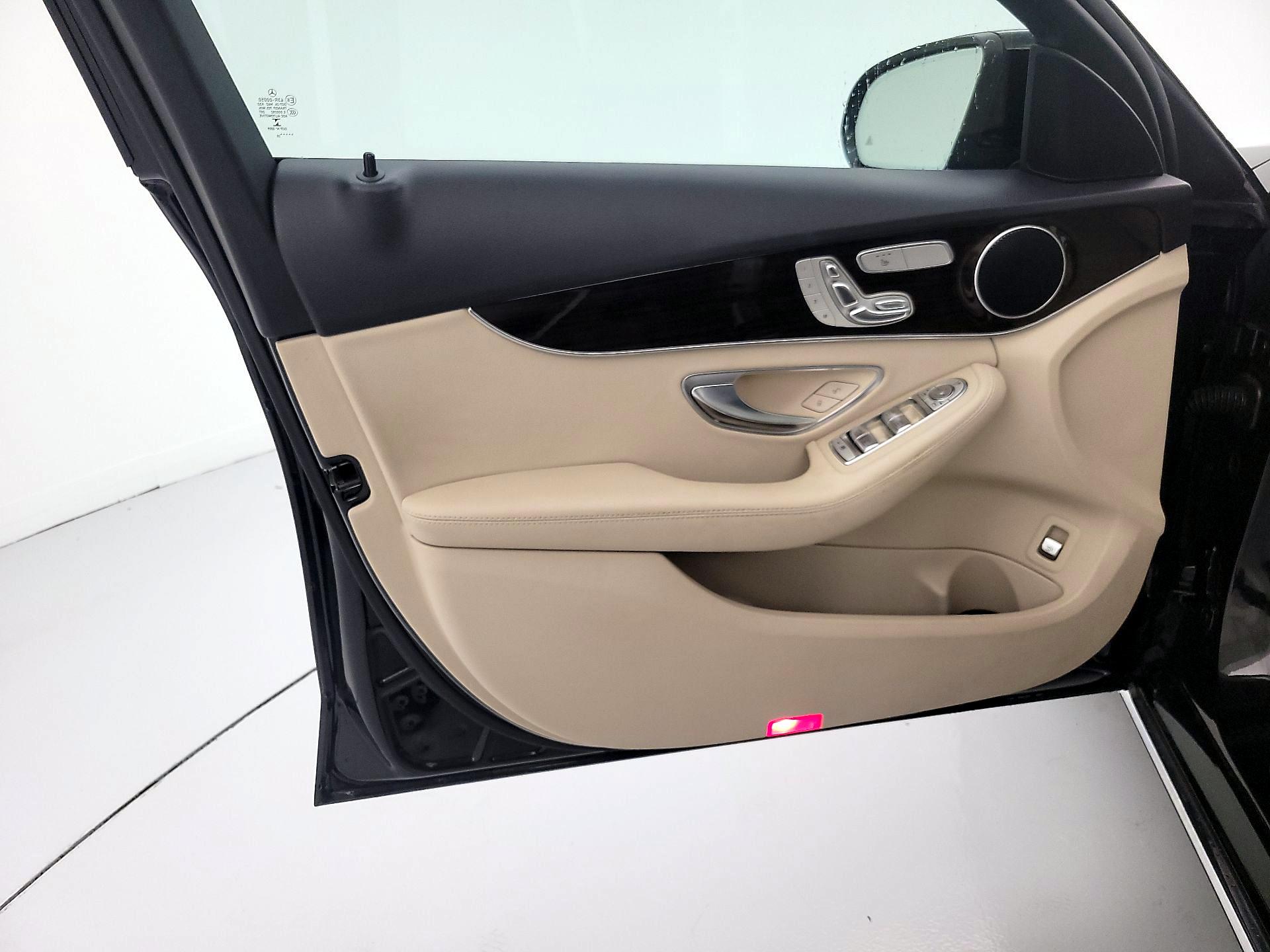 Thumbnail: 2020 Mercedes-Benz C-Class - 12
