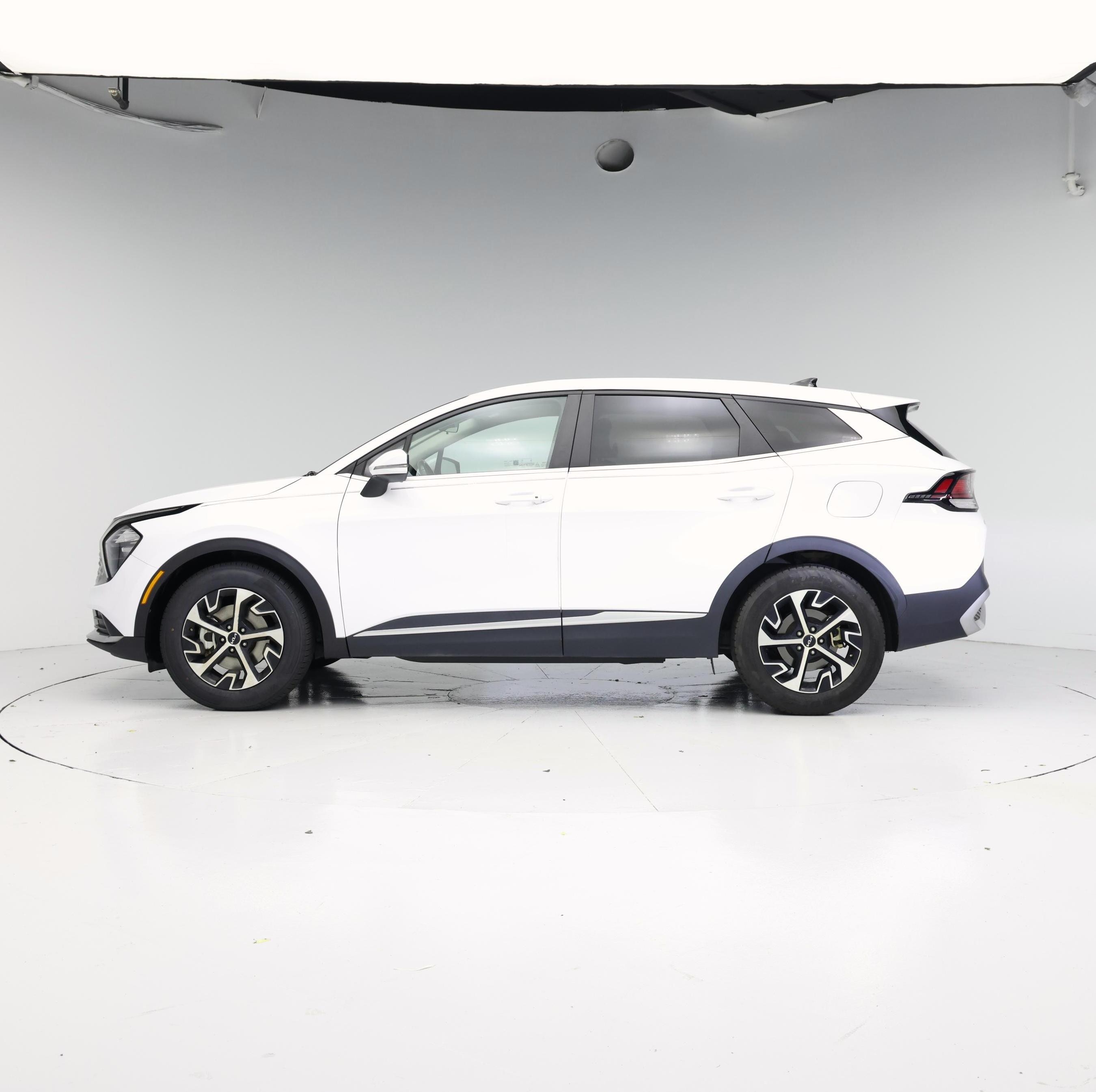 Thumbnail: 2023 Kia Sportage - 3