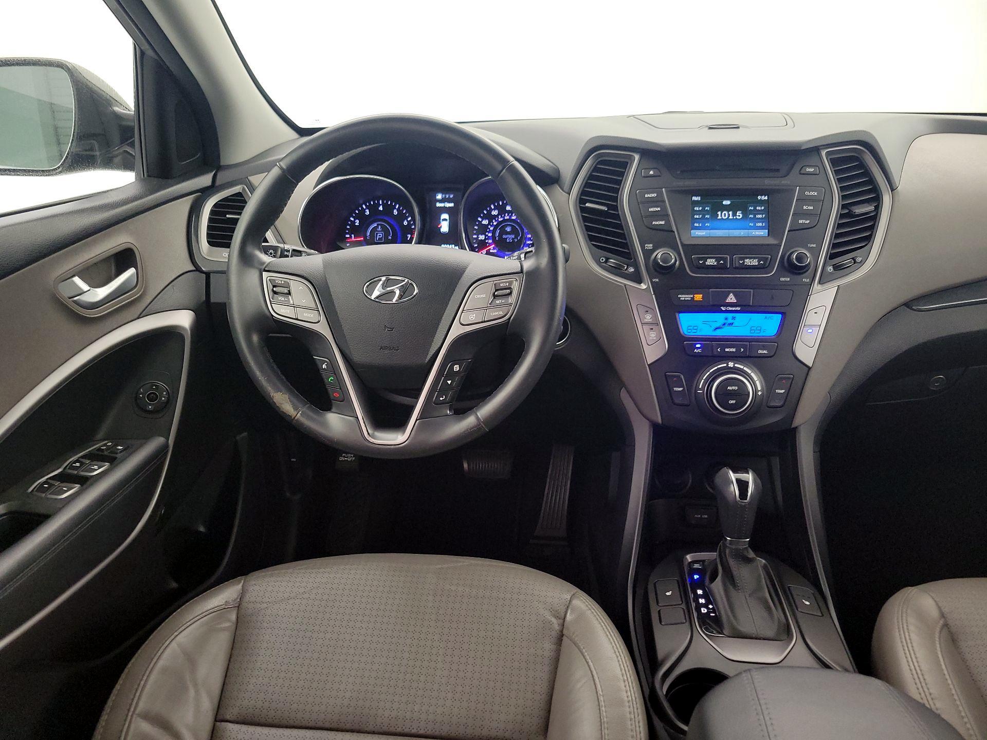 Thumbnail: 2016 Hyundai Santa Fe - 10