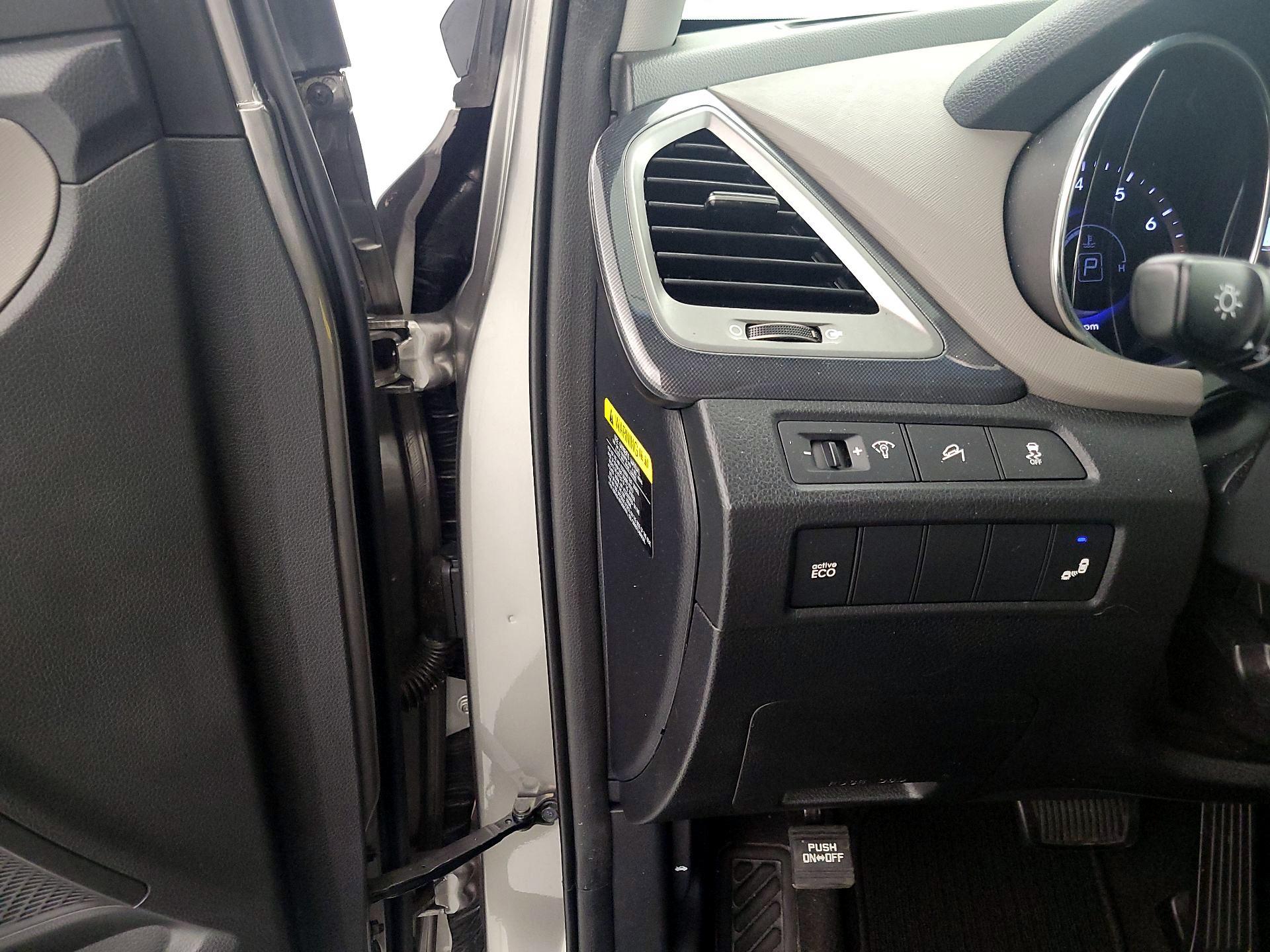 Thumbnail: 2016 Hyundai Santa Fe - 13