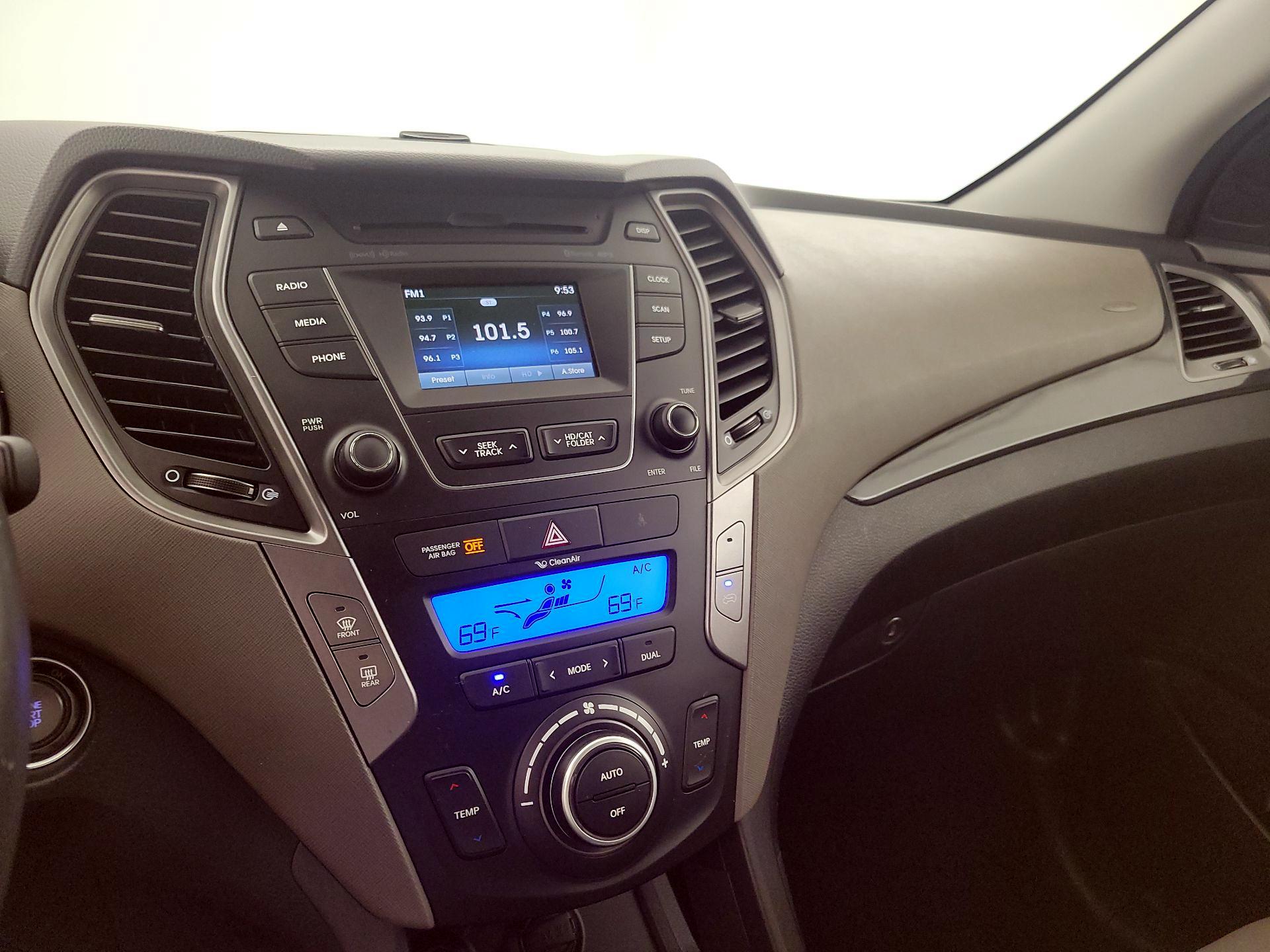 Thumbnail: 2016 Hyundai Santa Fe - 15