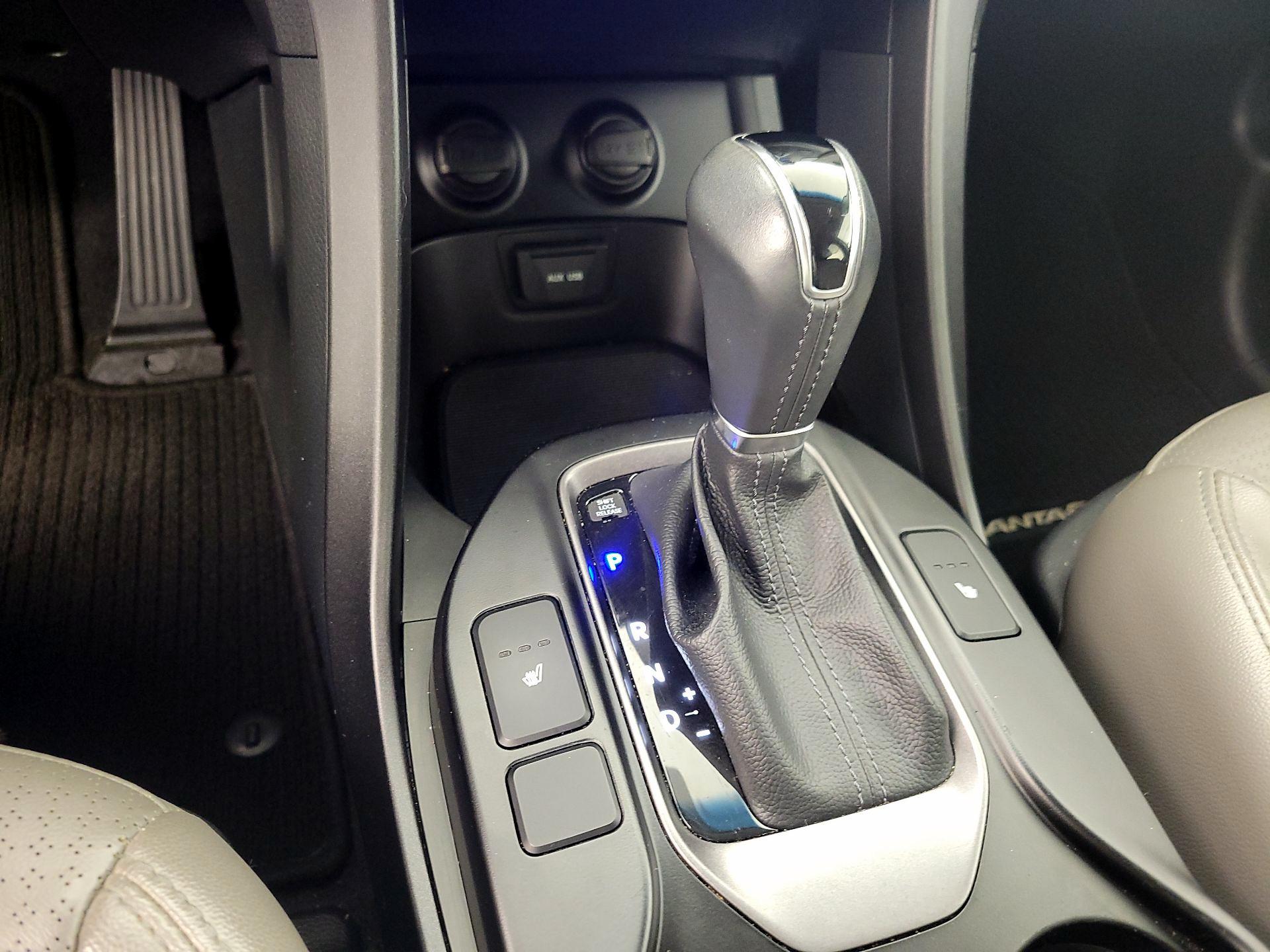 Thumbnail: 2016 Hyundai Santa Fe - 17