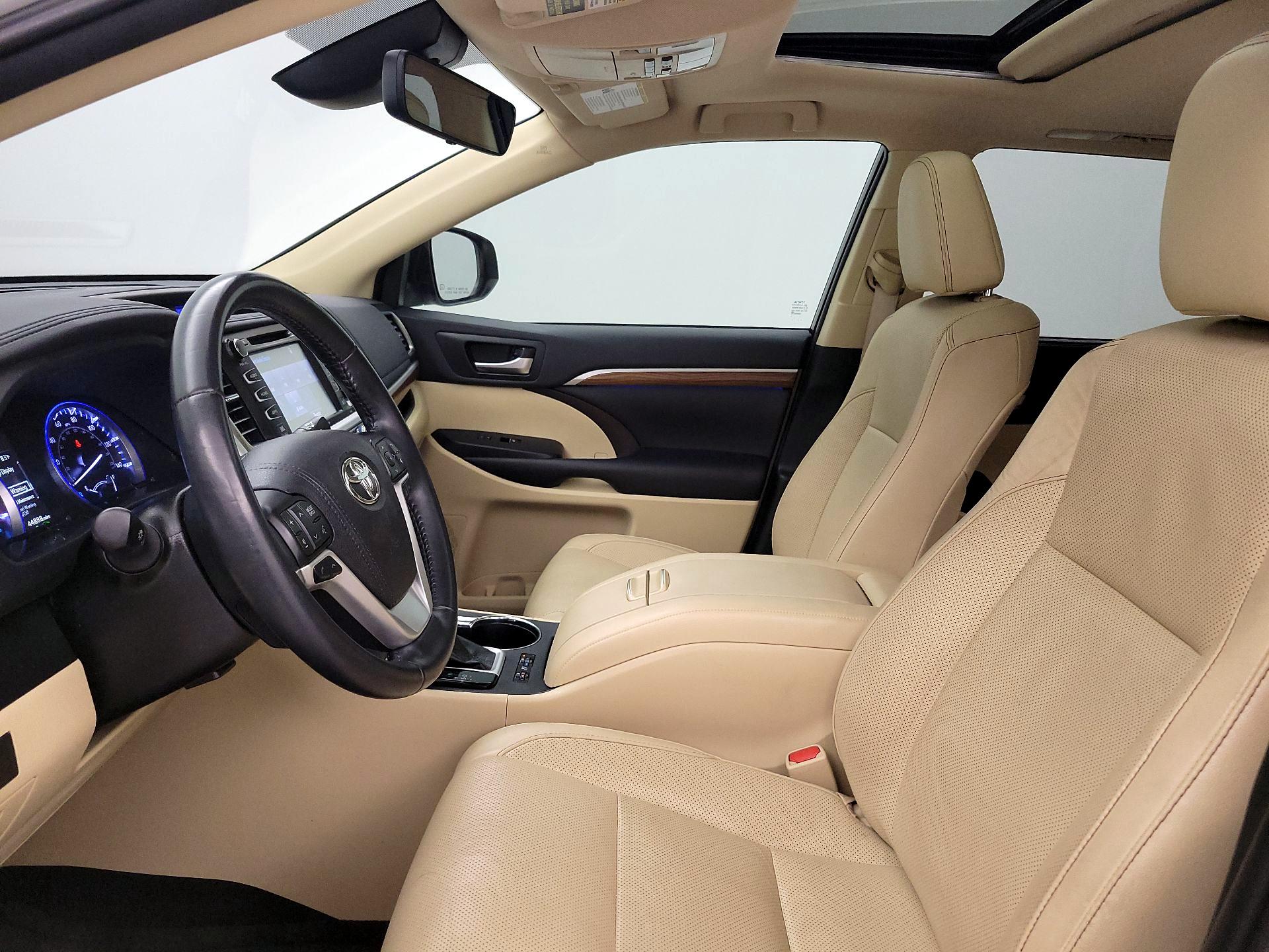 Thumbnail: 2019 Toyota Highlander - 11