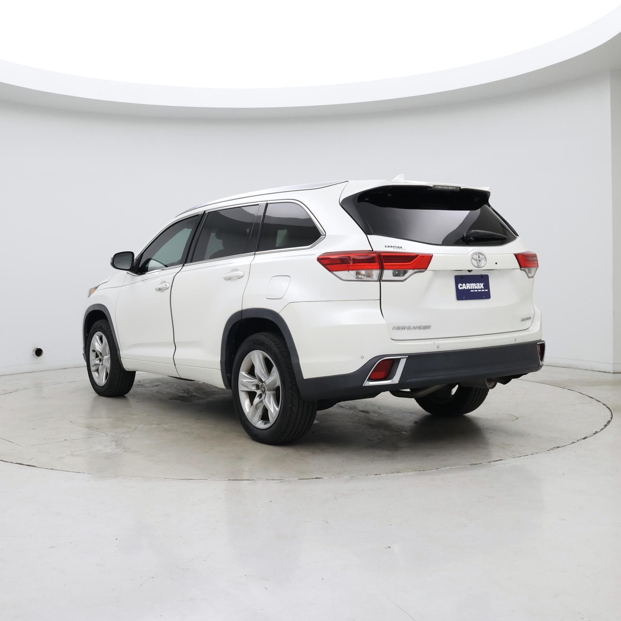 Thumbnail: 2019 Toyota Highlander - 2