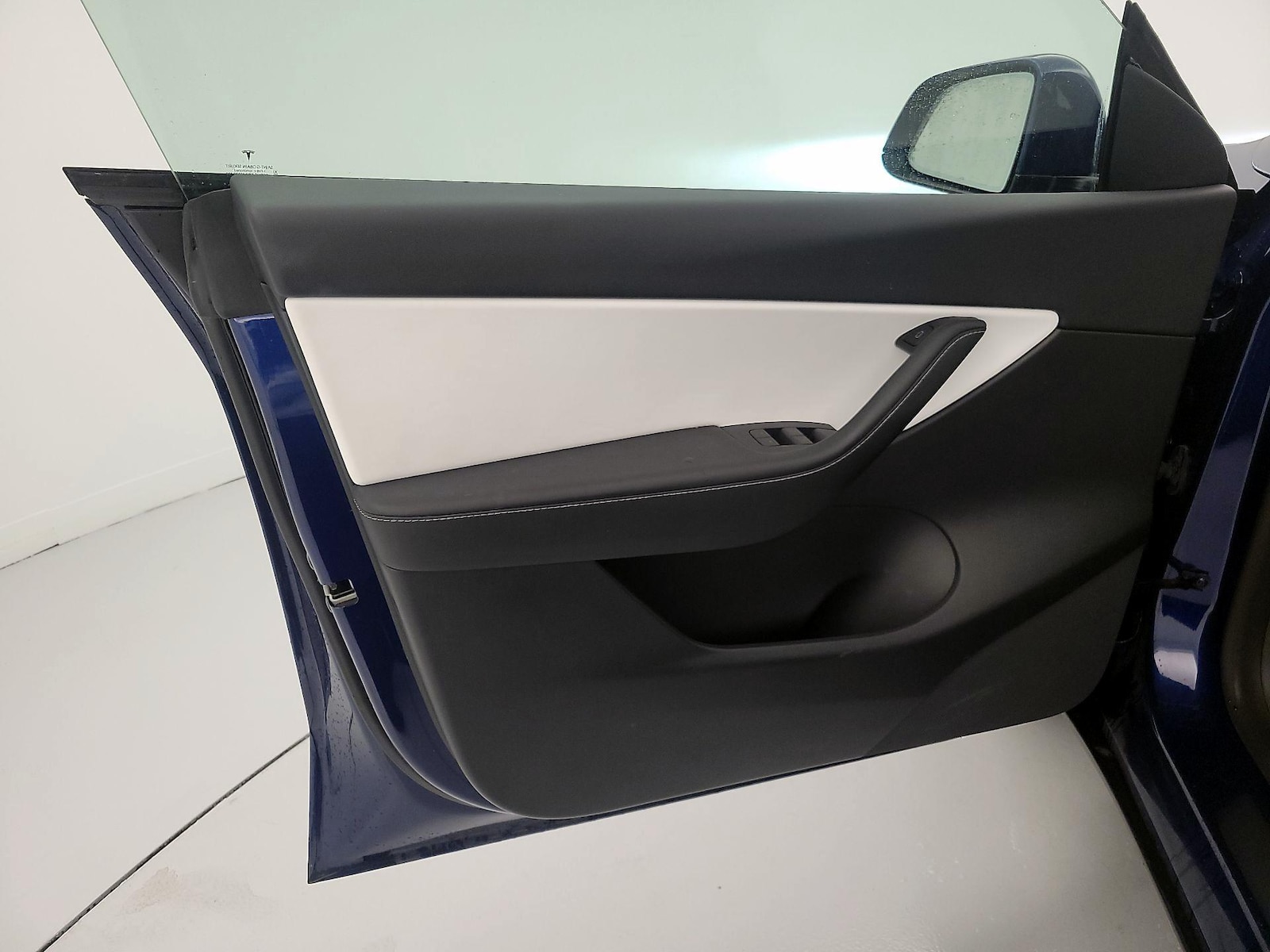 2022 Tesla Model Y Long Range - Photo 13