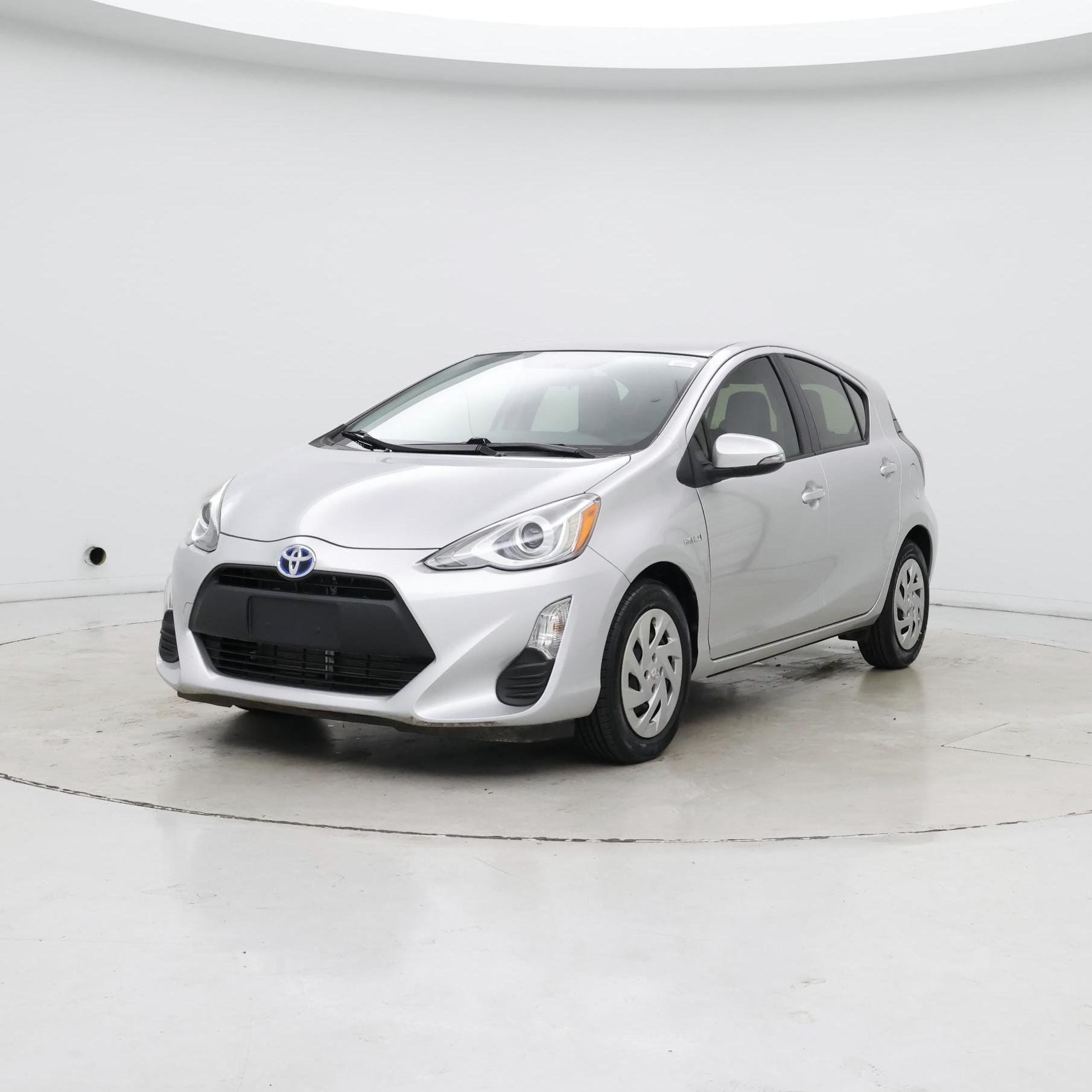 Thumbnail: 2016 Toyota Prius c - 4