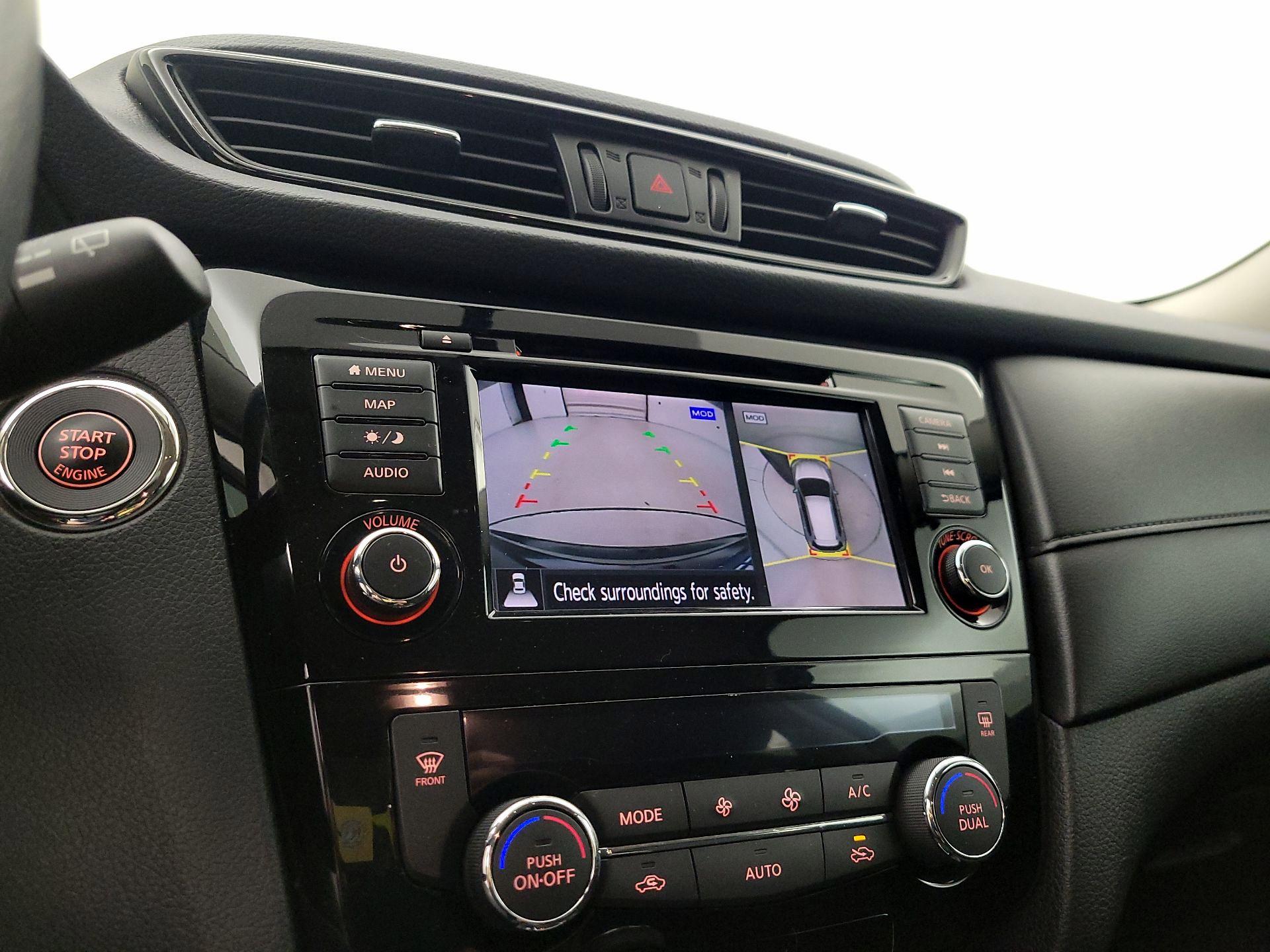 Thumbnail: 2018 Nissan Rogue - 14