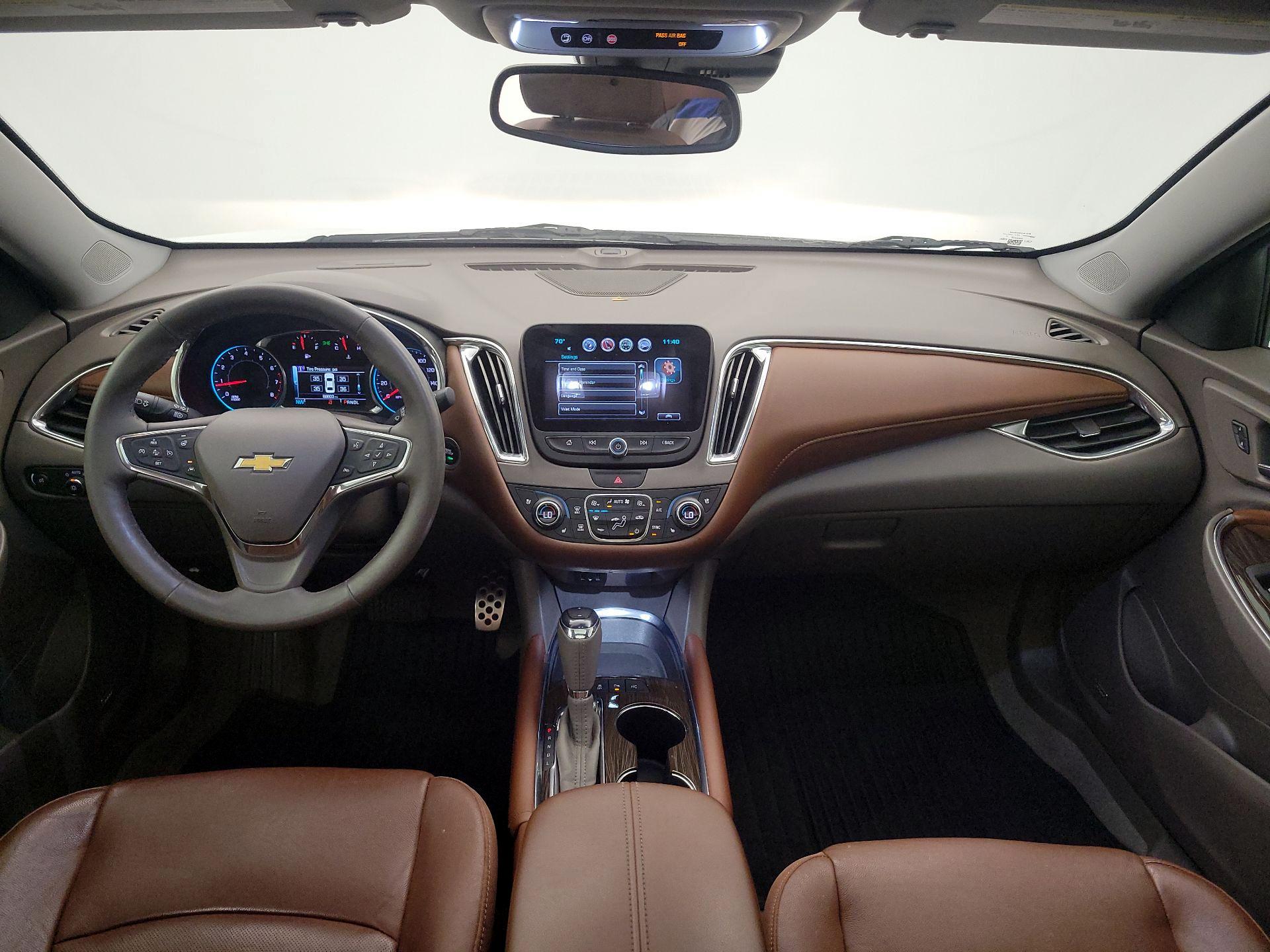 Thumbnail: 2017 Chevrolet Malibu - 9