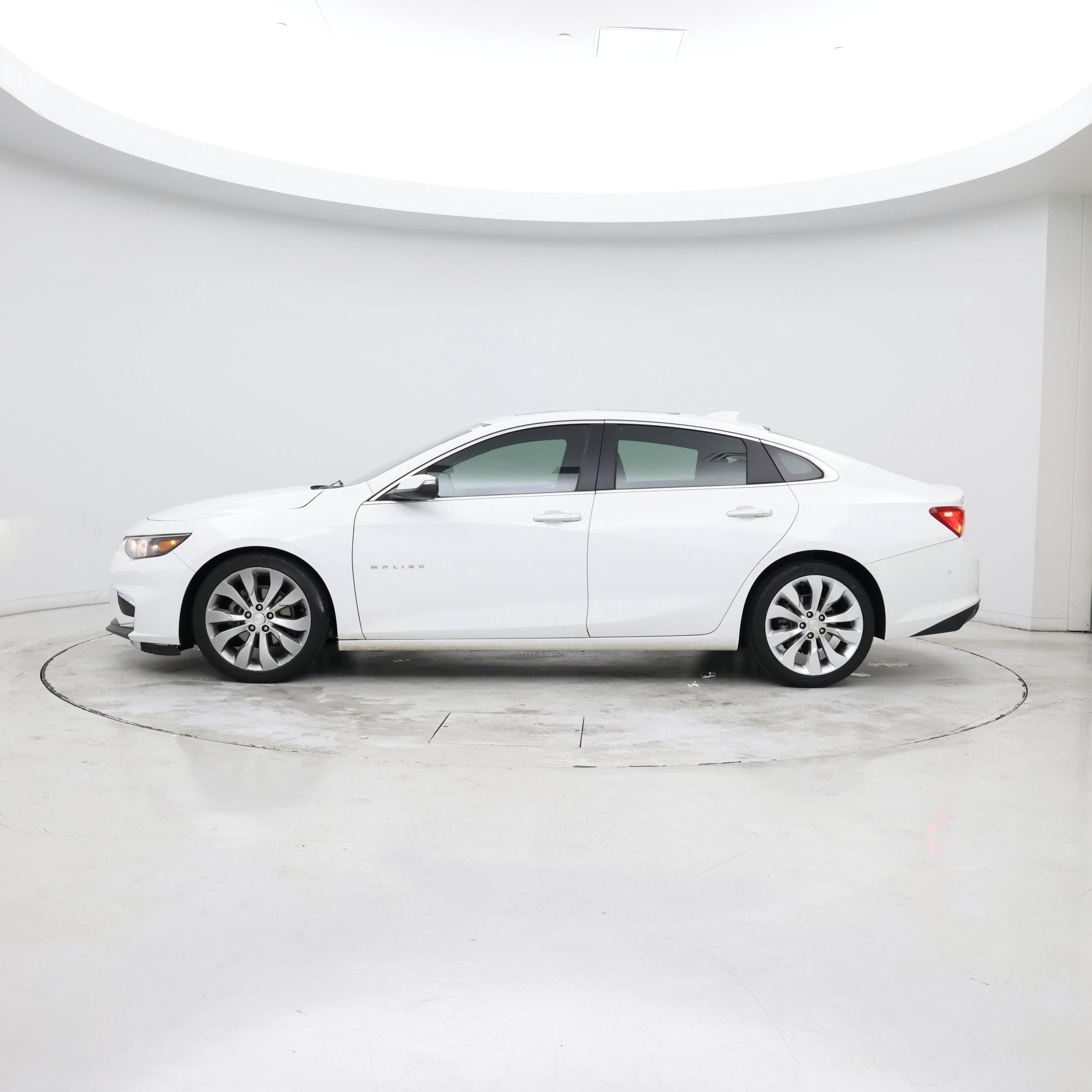 Thumbnail: 2017 Chevrolet Malibu - 2