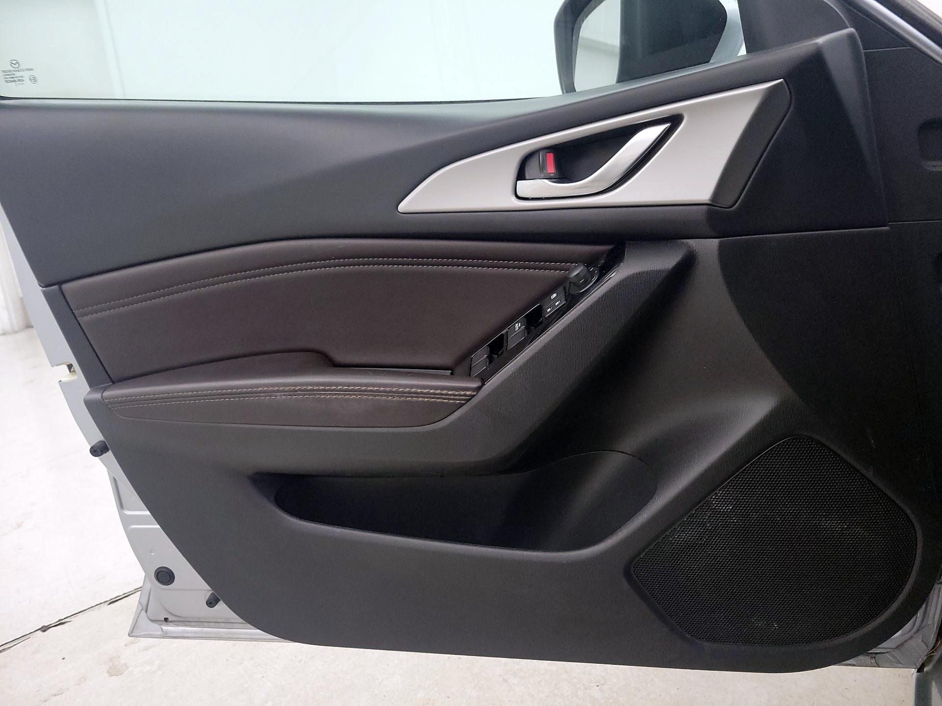 Thumbnail: 2017 Mazda Mazda3 - 12