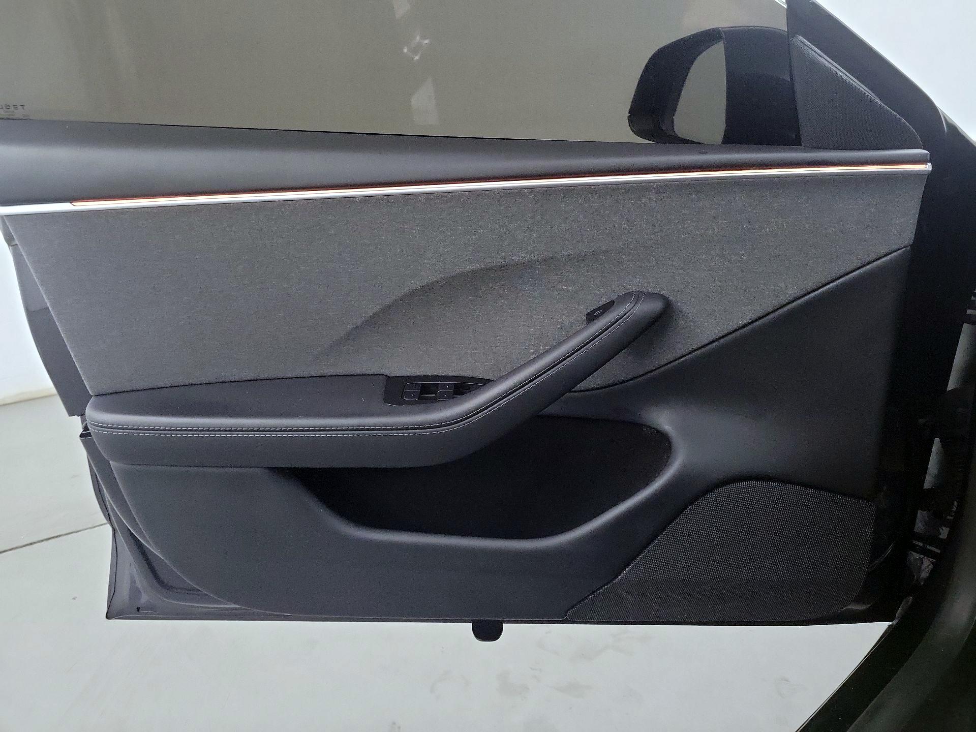 Thumbnail: 2025 Tesla Model 3 - 12