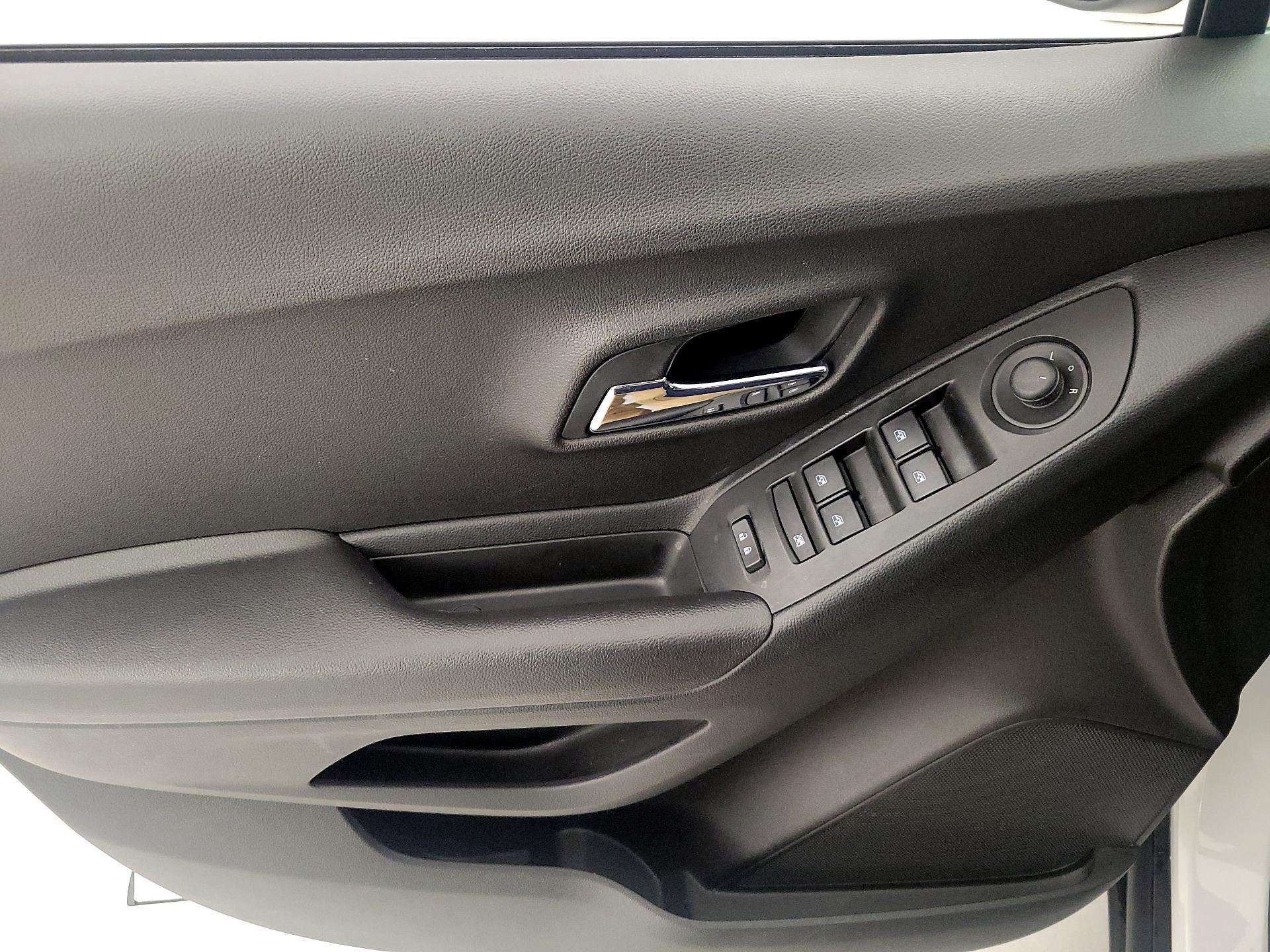 Thumbnail: 2019 Chevrolet Trax - 12
