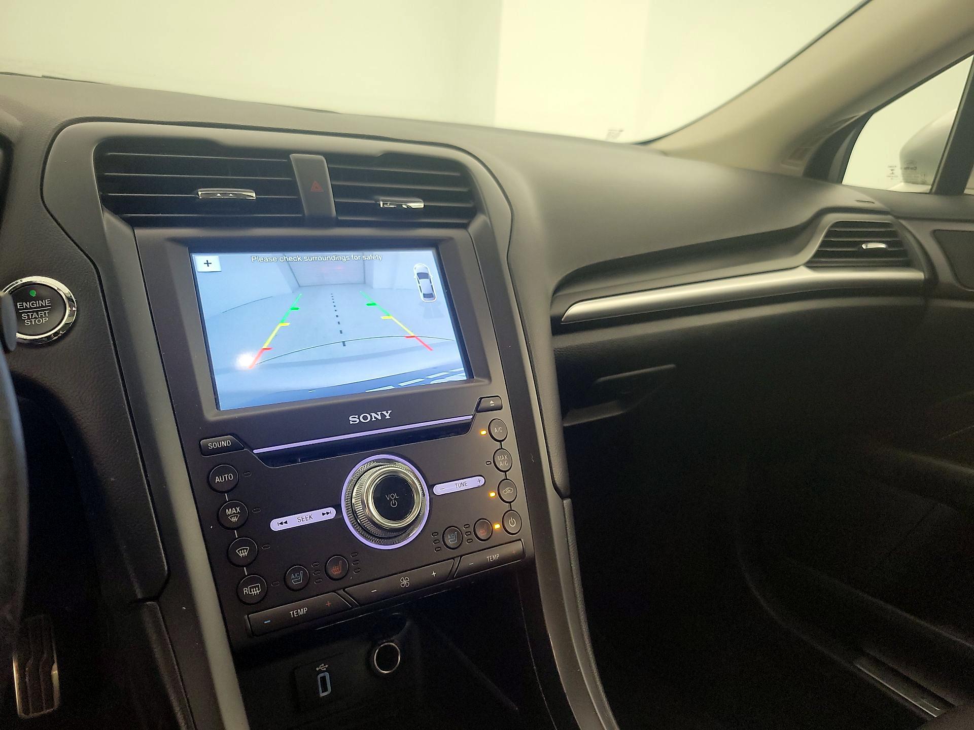 Thumbnail: 2017 Ford Fusion - 15