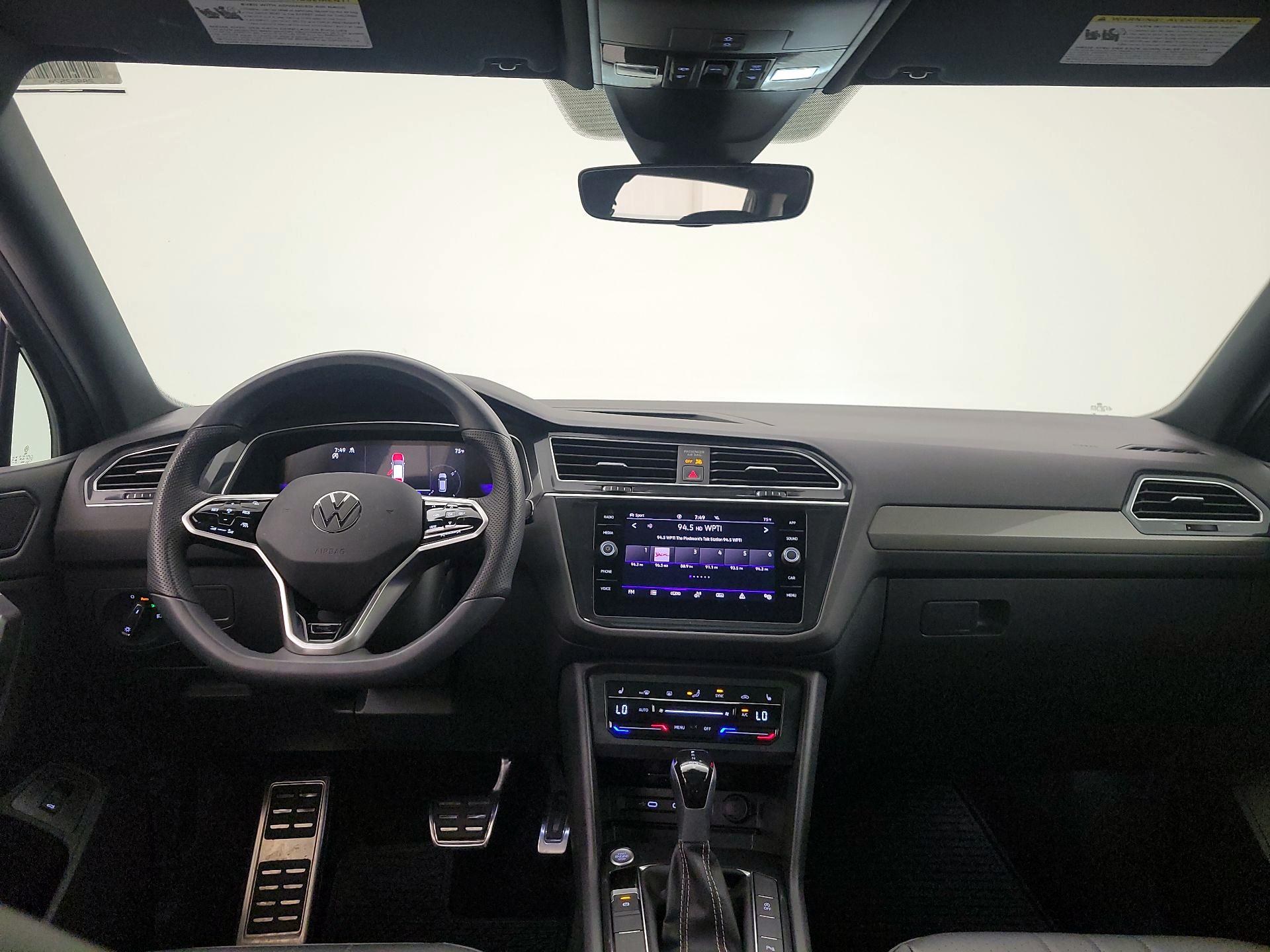 Thumbnail: 2024 Volkswagen Tiguan - 9