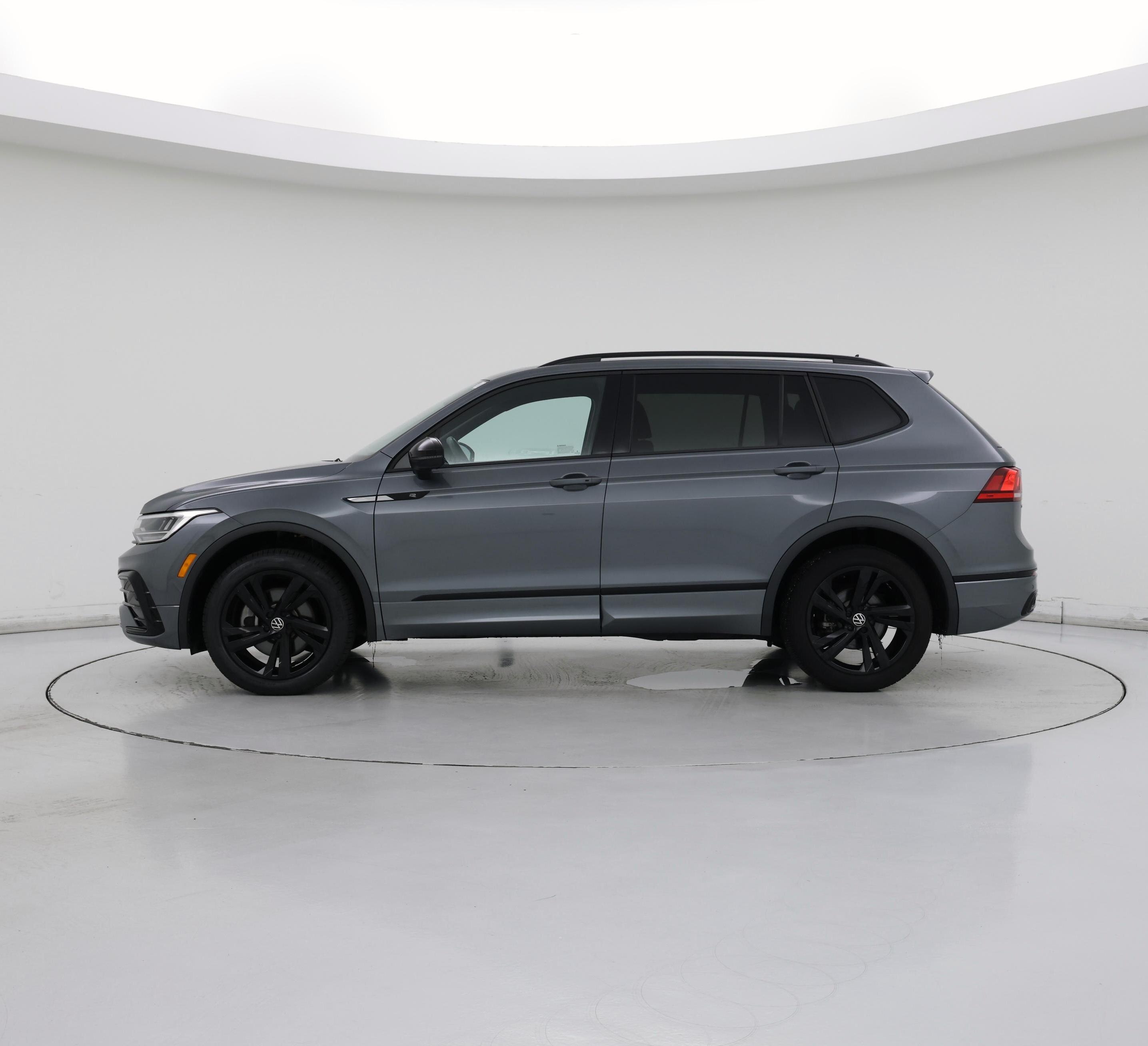 Thumbnail: 2024 Volkswagen Tiguan - 3