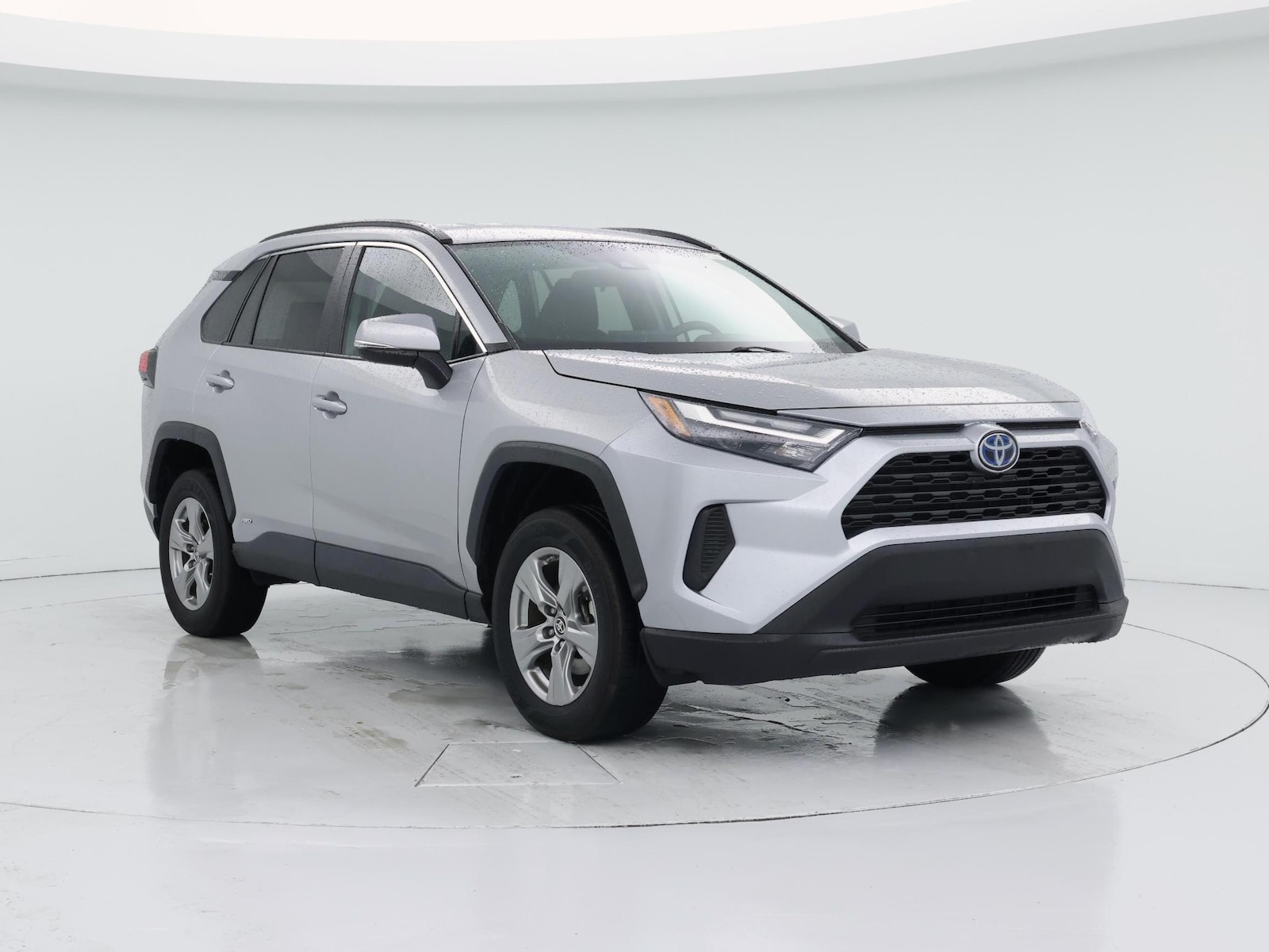2024 Toyota RAV4 LE - Photo 2