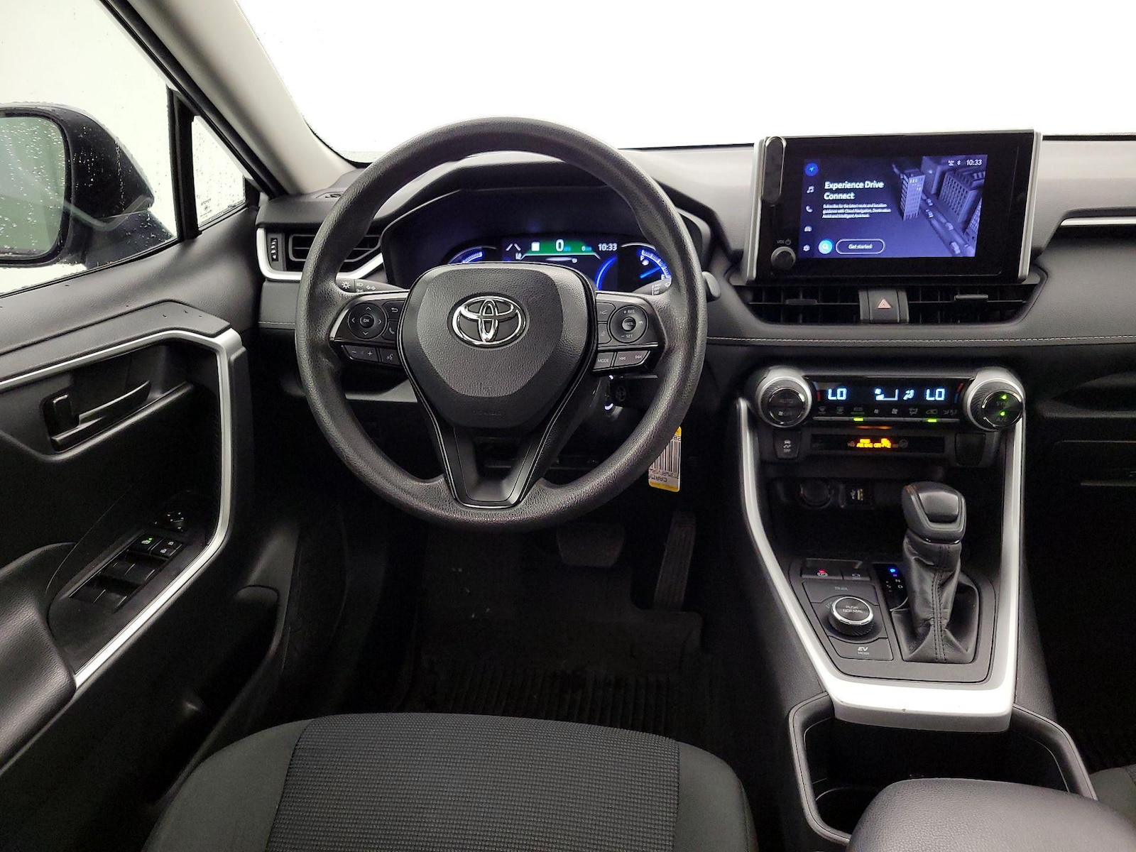 2024 Toyota RAV4 LE - Photo 11