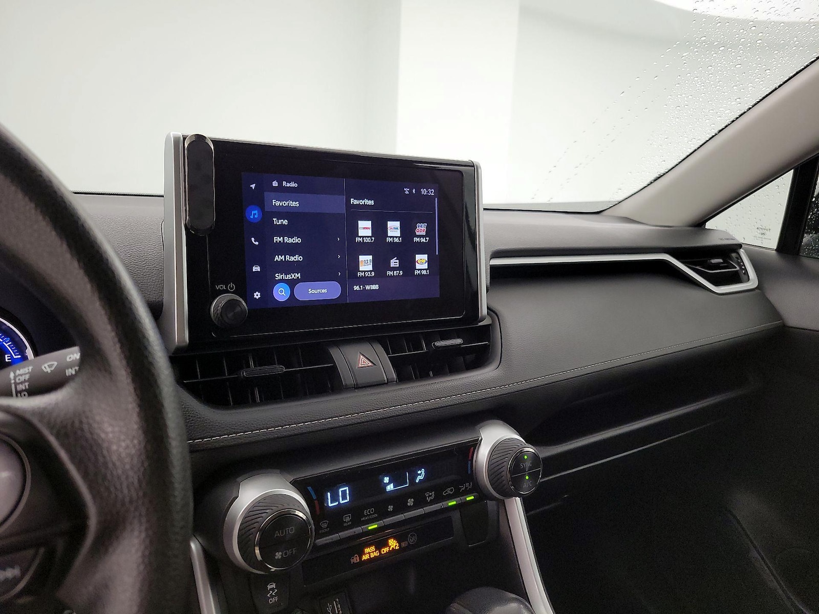 2024 Toyota RAV4 LE - Photo 16