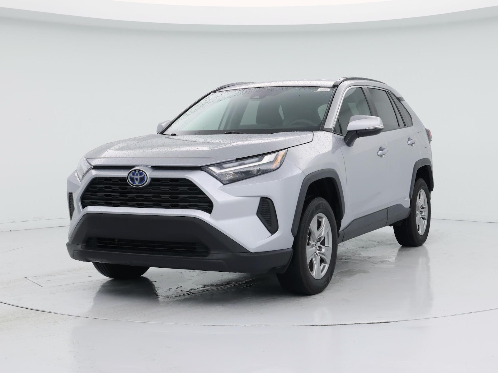 2024 Toyota RAV4 LE - Photo 5