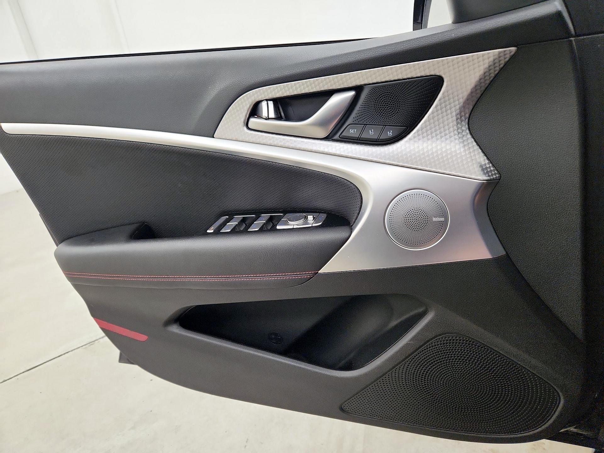 Thumbnail: 2023 Genesis G70 - 12