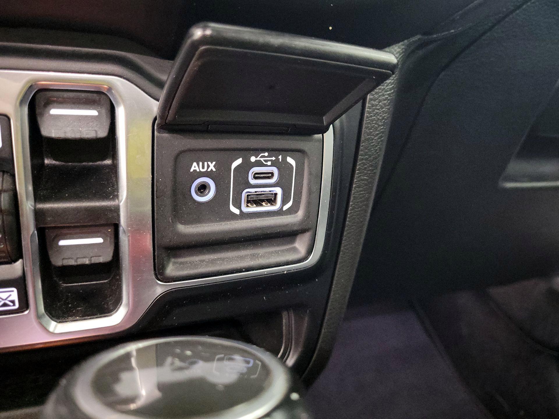 Thumbnail: 2021 Jeep Wrangler - 19