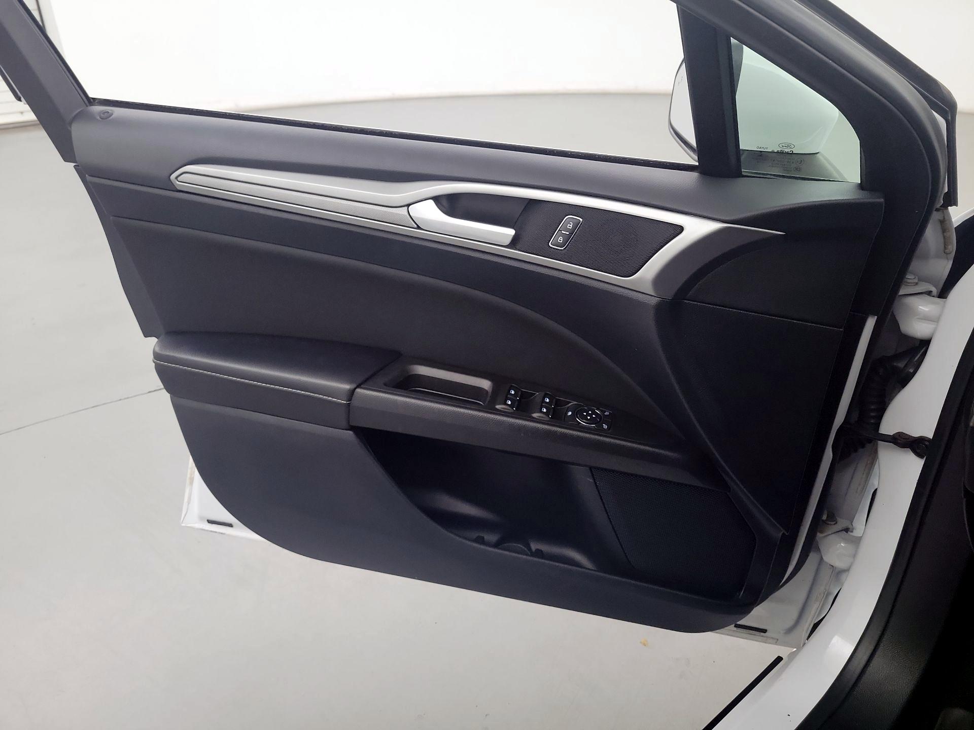 Thumbnail: 2020 Ford Fusion - 12