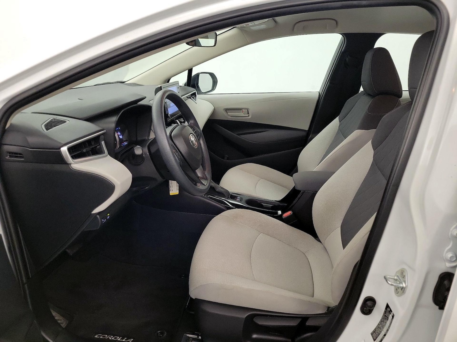 2022 Toyota Corolla LE - Photo 12
