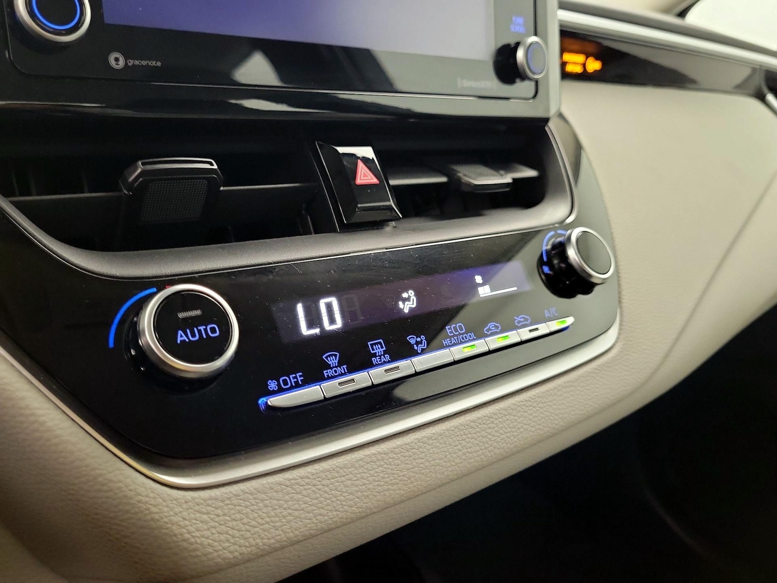 2022 Toyota Corolla LE - Photo 17