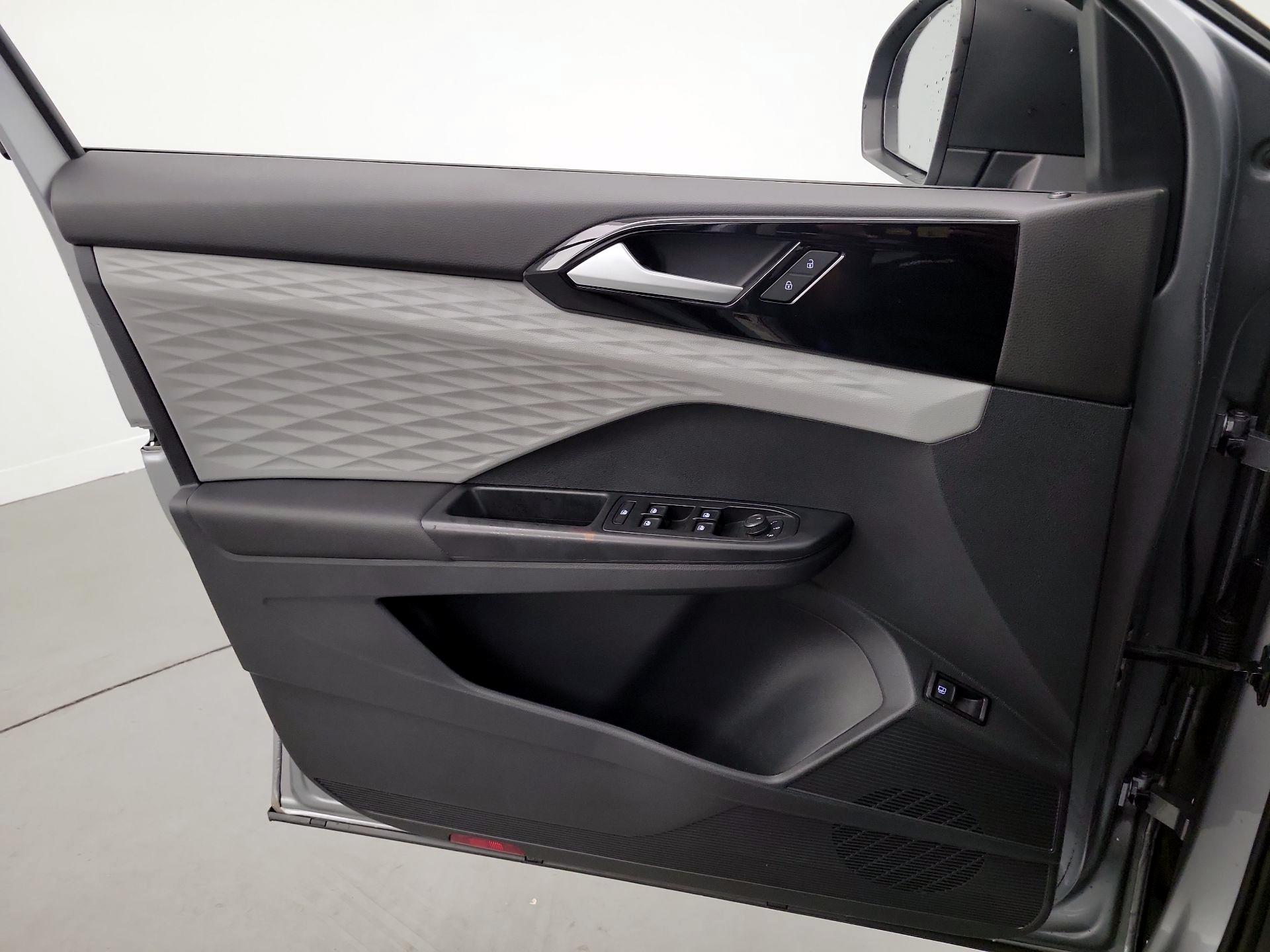 Thumbnail: 2023 Volkswagen Taos - 12