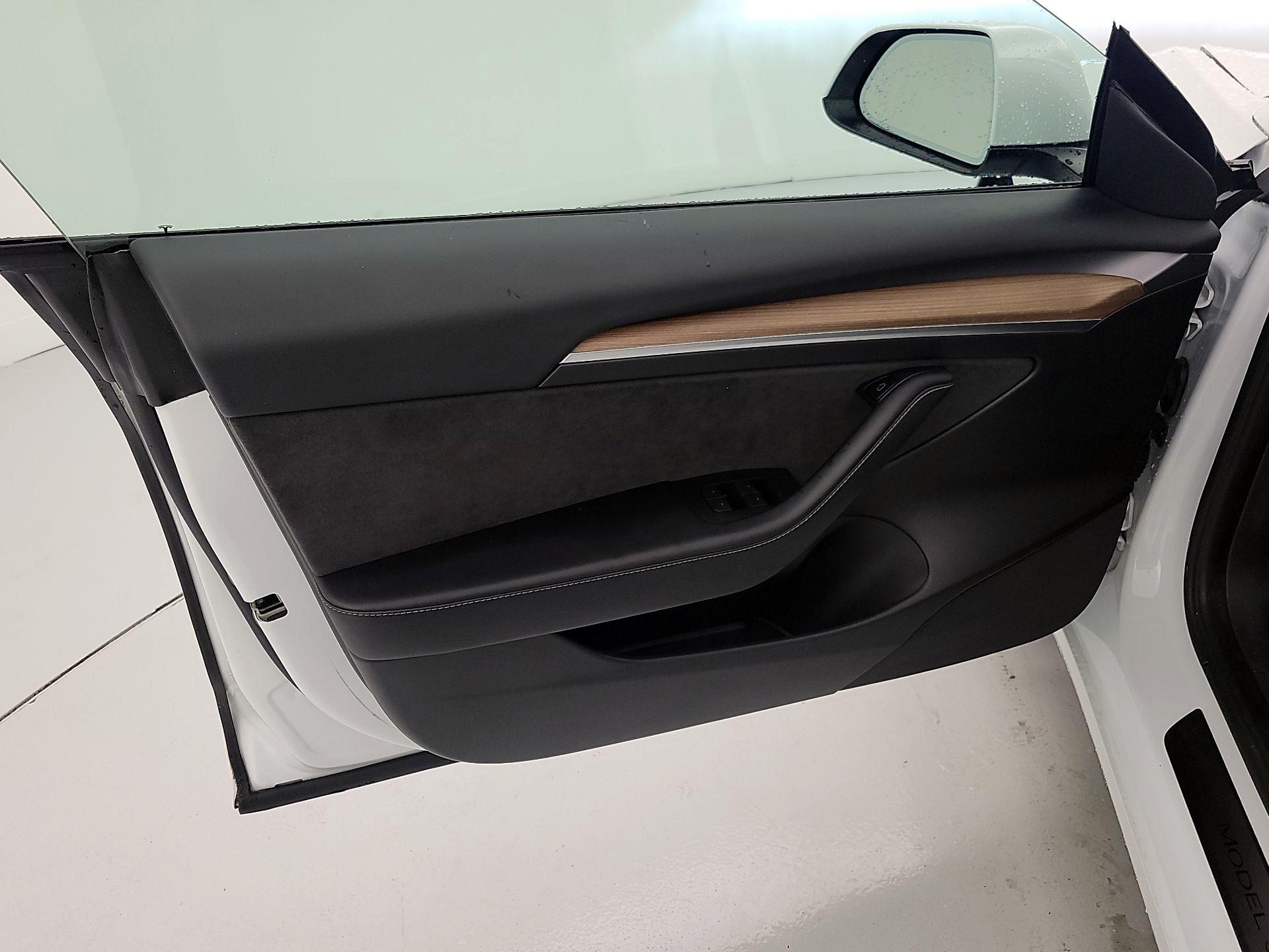 Thumbnail: 2023 Tesla Model 3 - 12