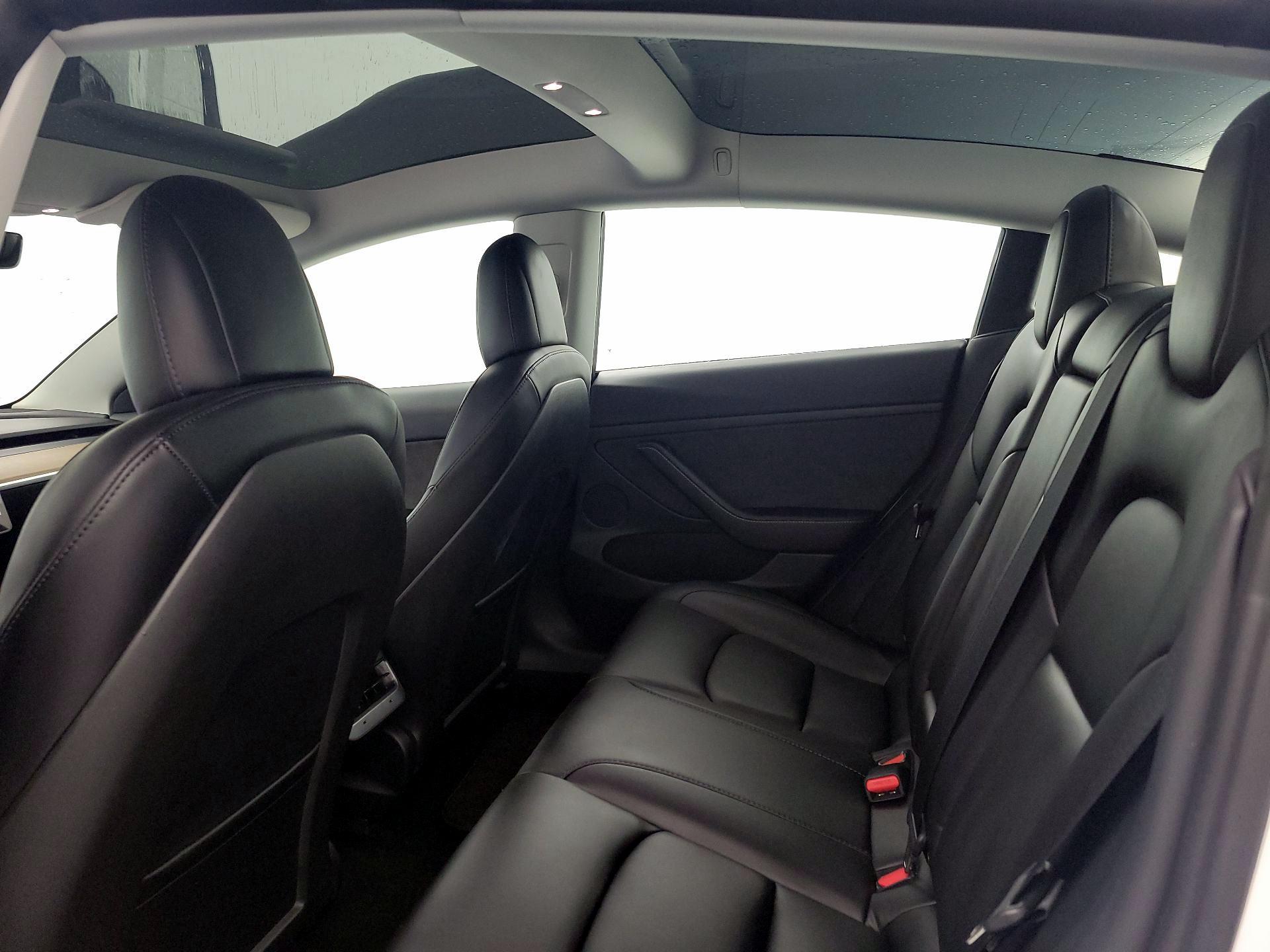 Thumbnail: 2023 Tesla Model 3 - 19