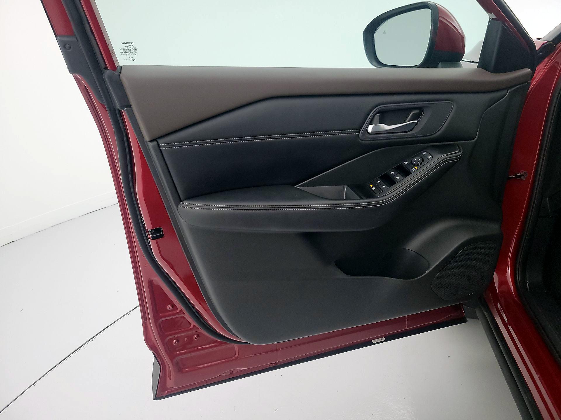 Thumbnail: 2023 Nissan Rogue - 12