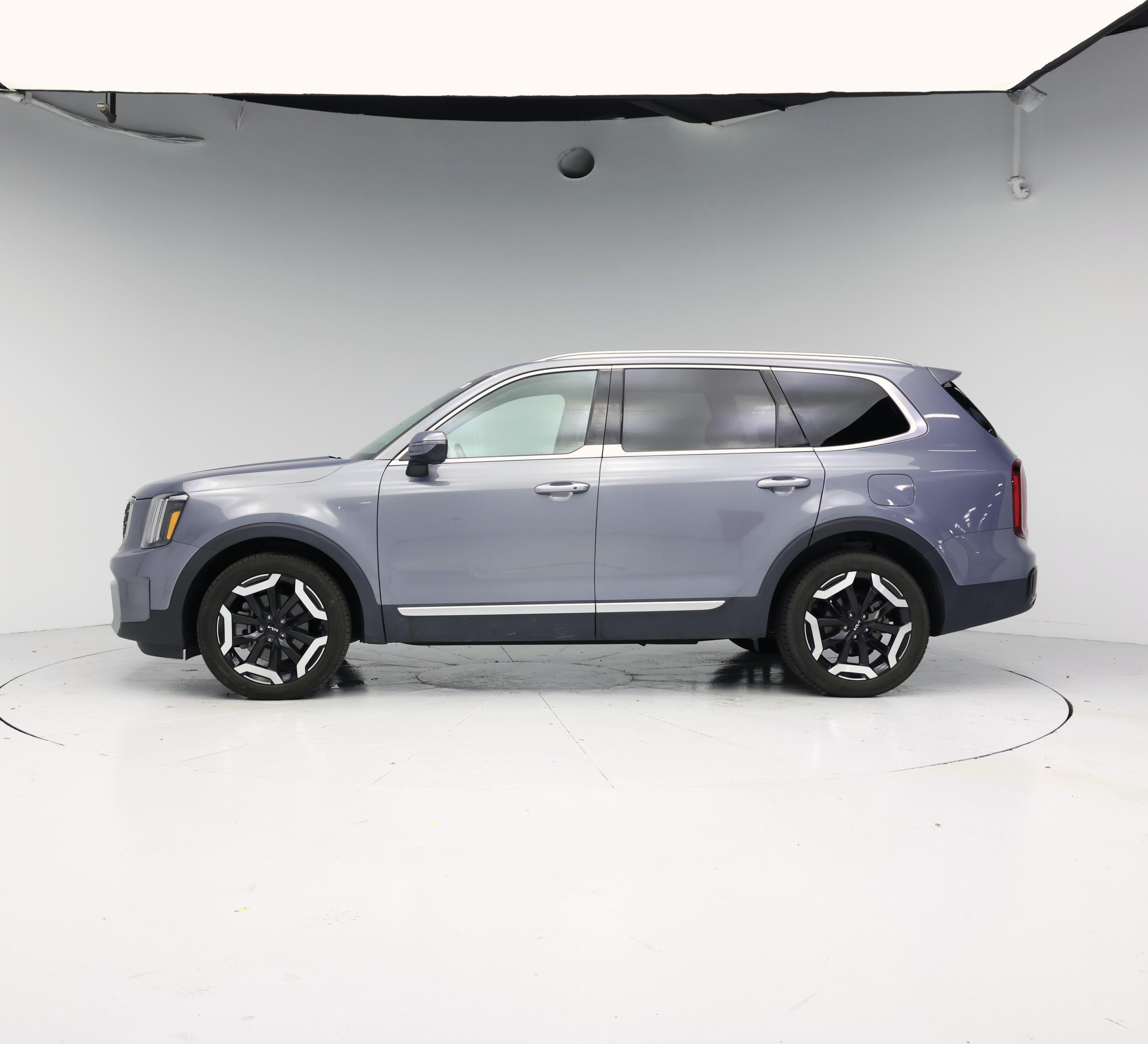Thumbnail: 2023 Kia Telluride - 3