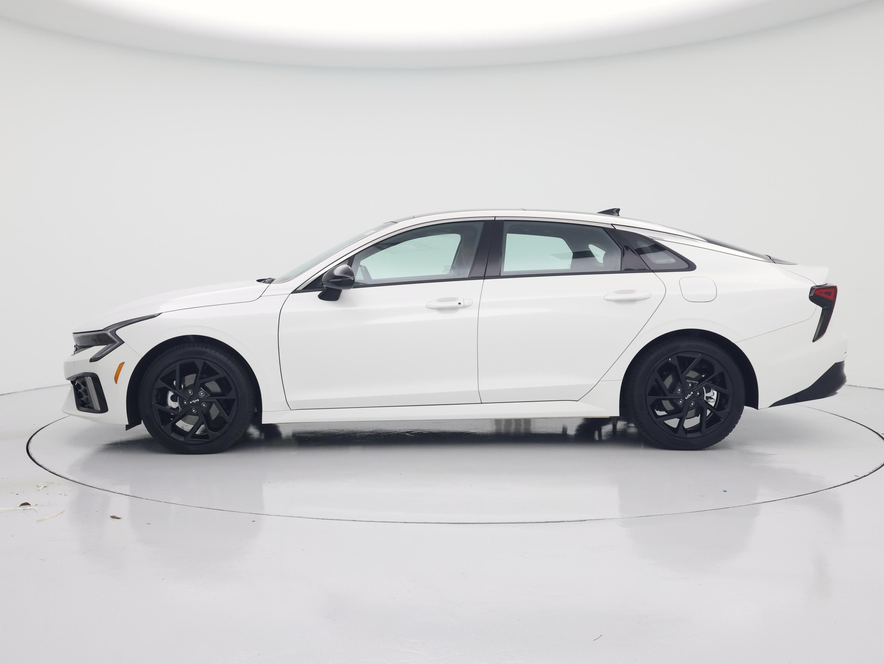 Thumbnail: 2026 Kia K5 - 3
