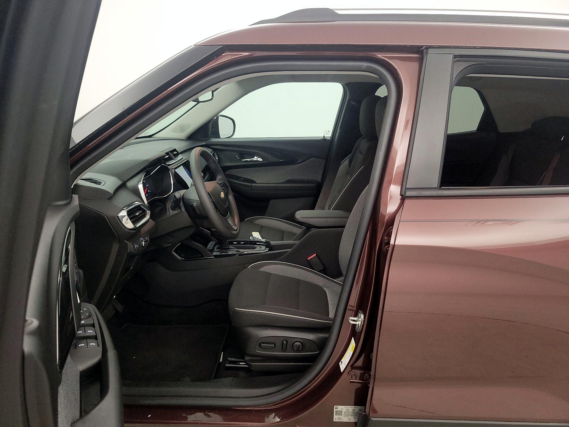 Thumbnail: 2023 Chevrolet TrailBlazer - 11
