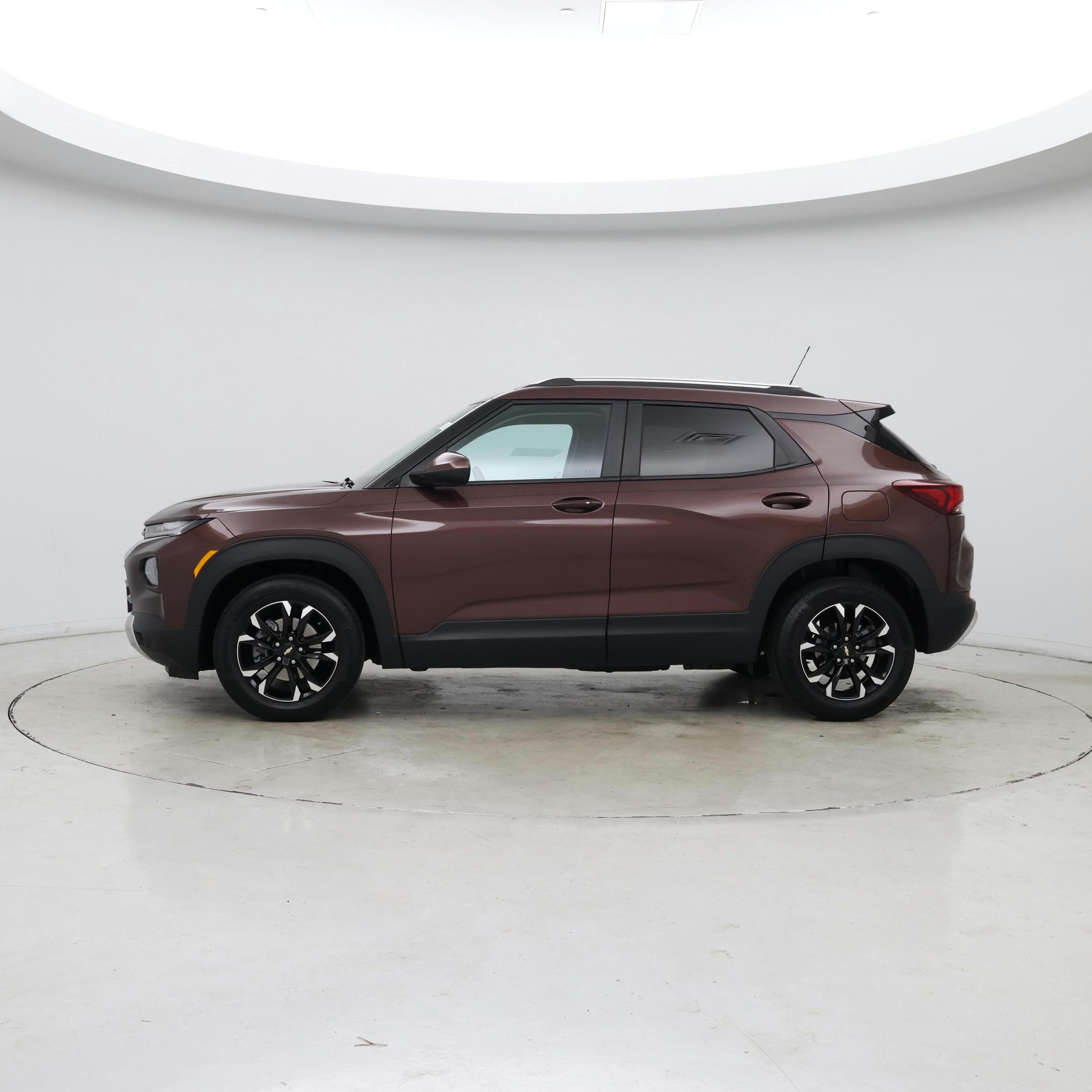 Thumbnail: 2023 Chevrolet TrailBlazer - 3