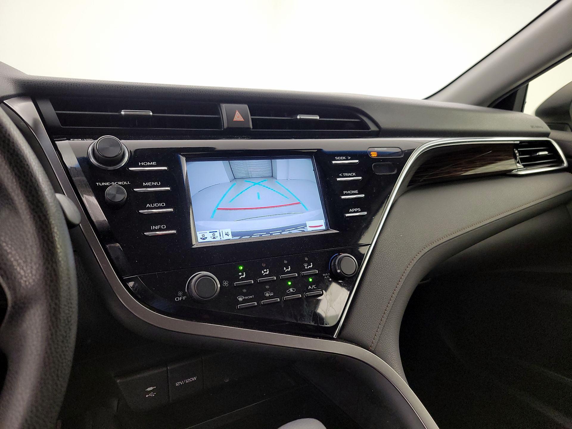 Thumbnail: 2018 Toyota Camry - 14