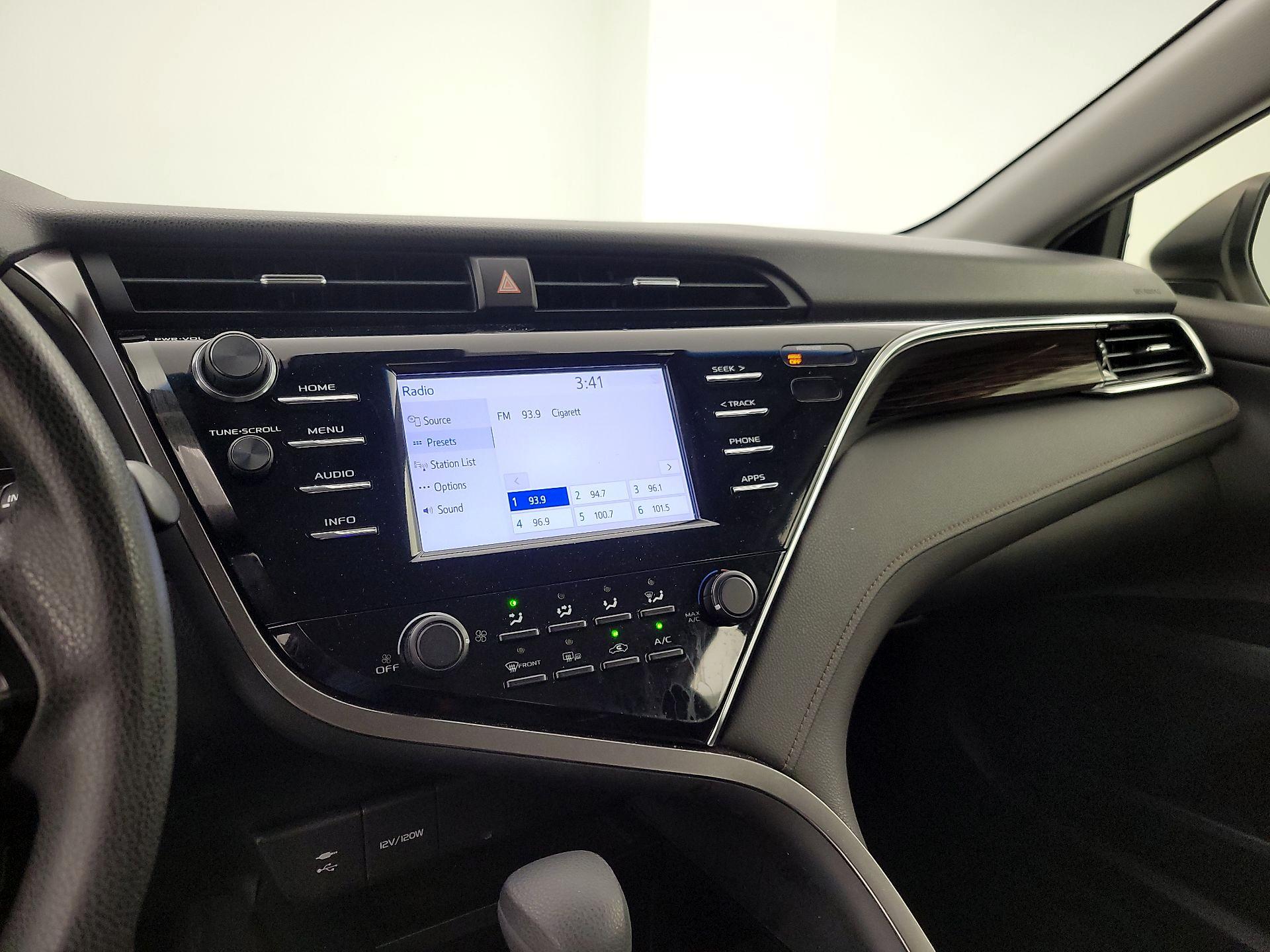 Thumbnail: 2018 Toyota Camry - 15
