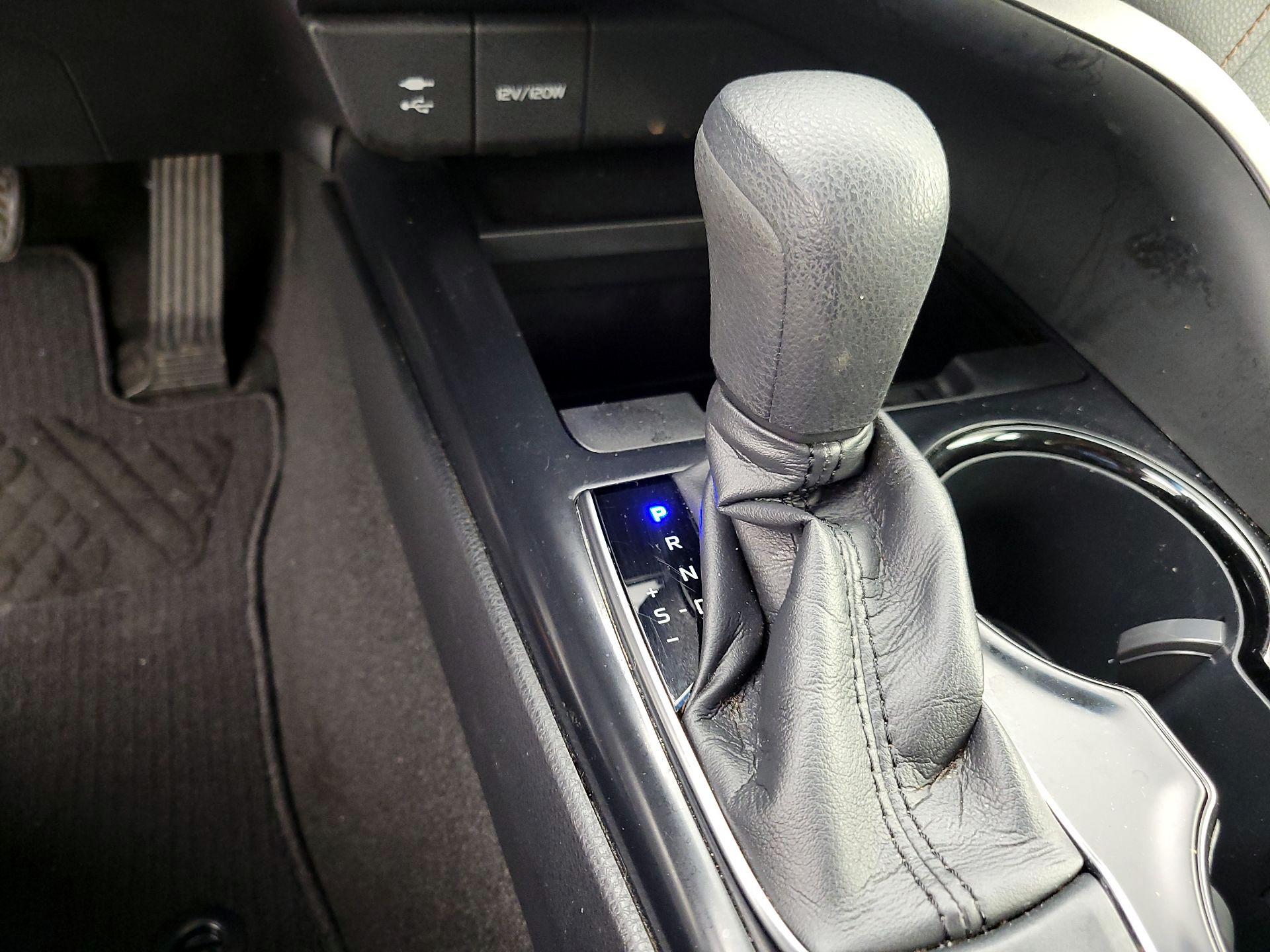 Thumbnail: 2018 Toyota Camry - 17