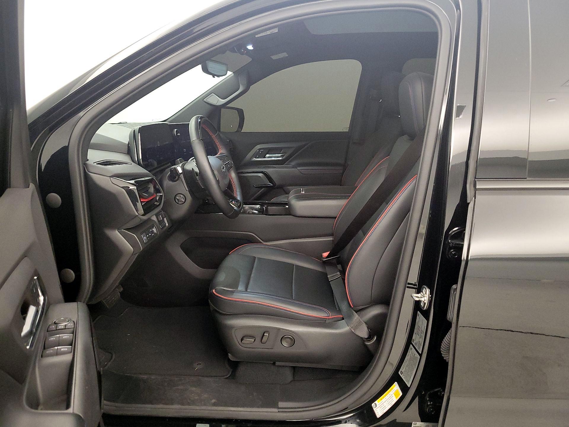 Thumbnail: 2024 Chevrolet Silverado EV - 11