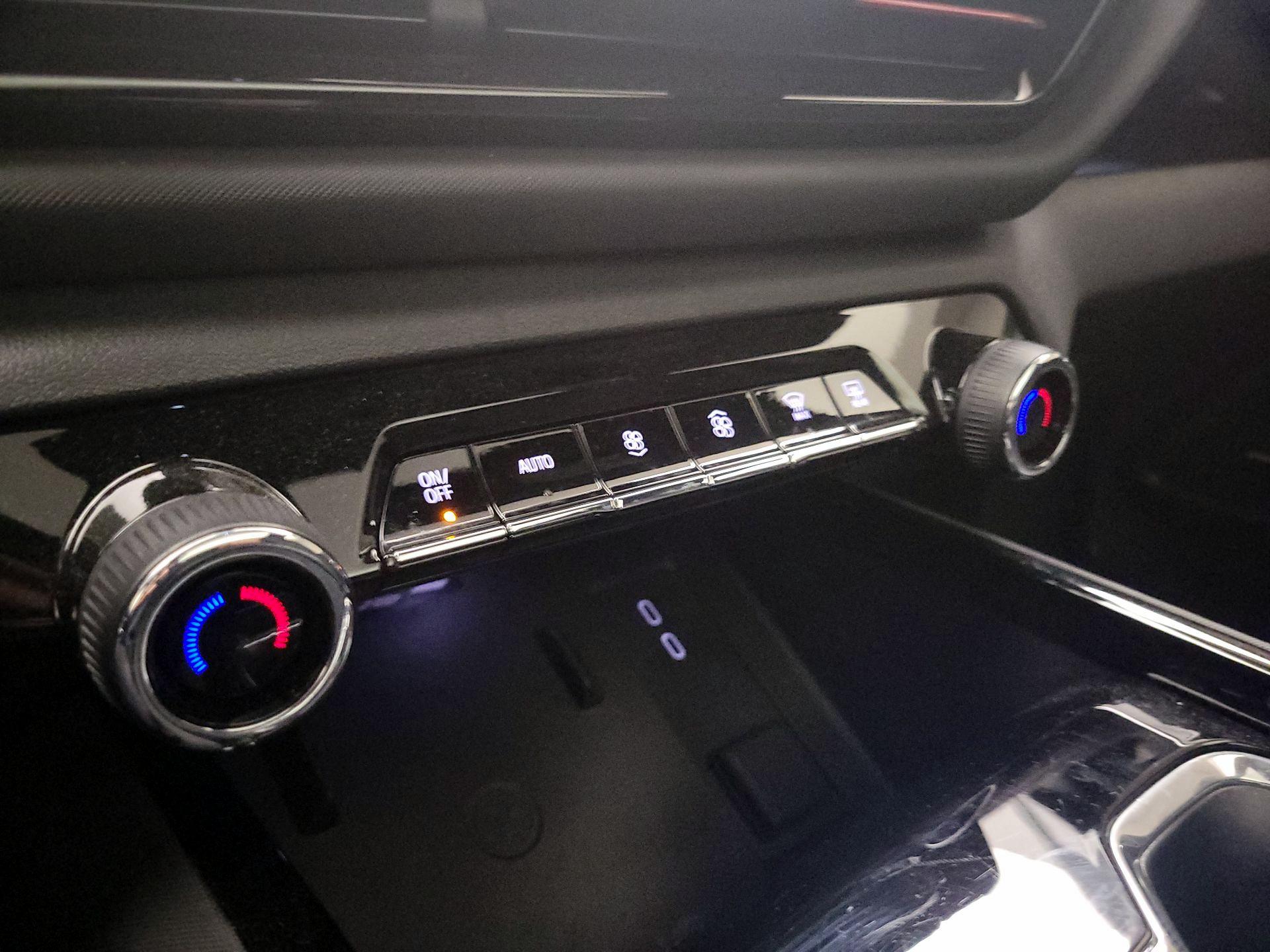 Thumbnail: 2024 Chevrolet Silverado EV - 16