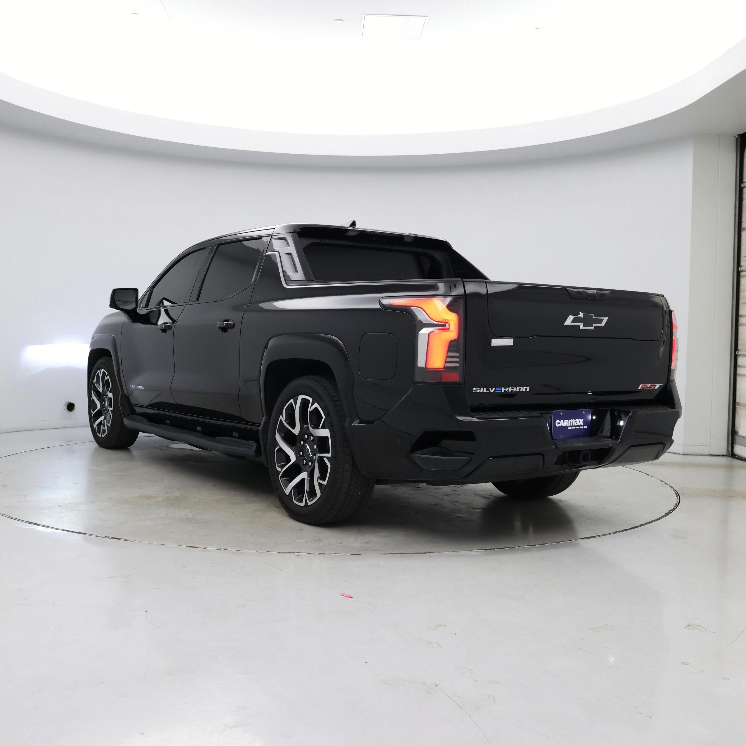 Thumbnail: 2024 Chevrolet Silverado EV - 2