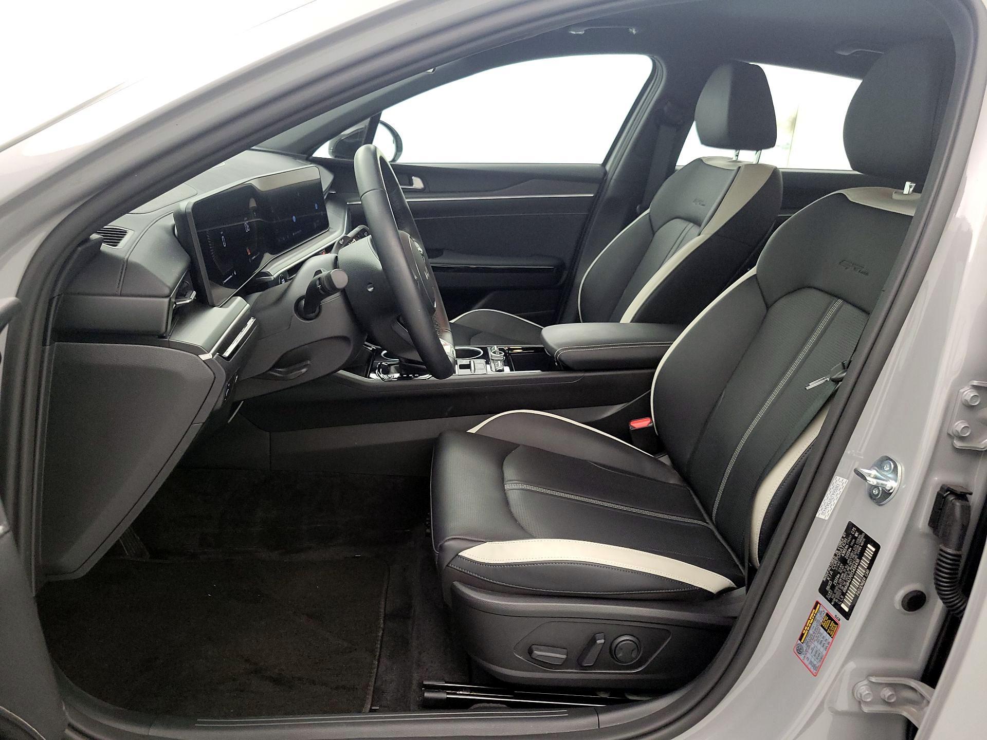 Thumbnail: 2026 Kia K5 - 11