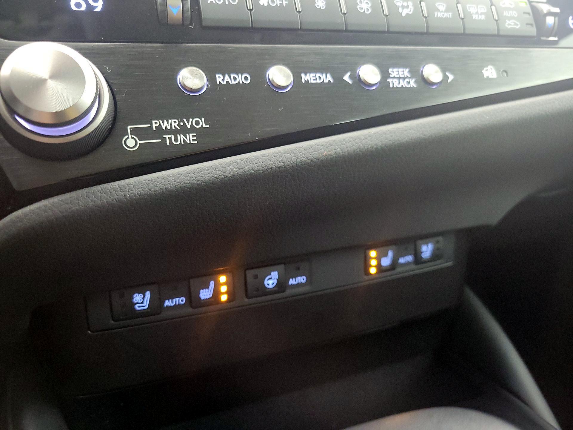 Thumbnail: 2024 Lexus ES - 17