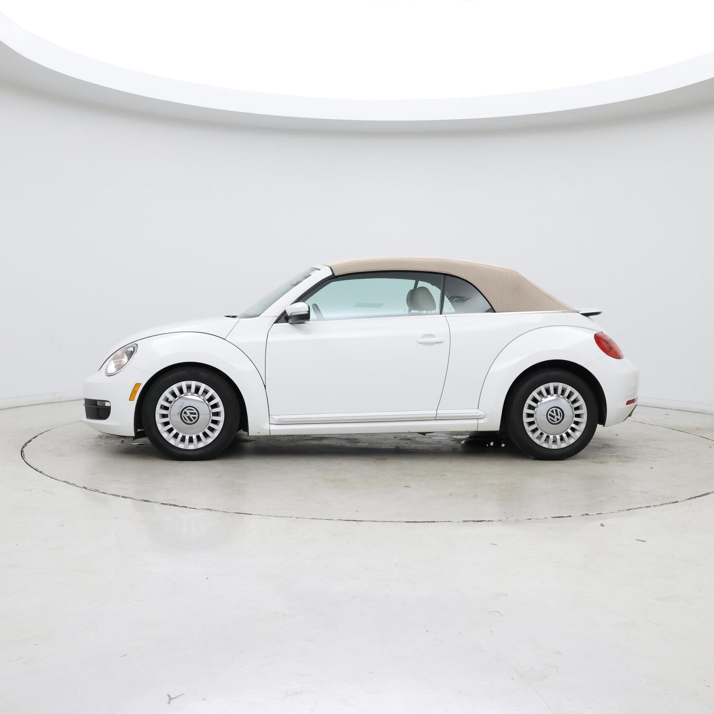 Thumbnail: 2014 Volkswagen Beetle - 3