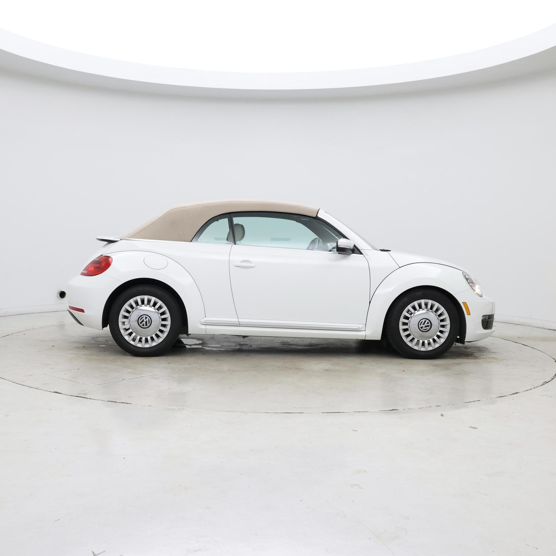Thumbnail: 2014 Volkswagen Beetle - 7