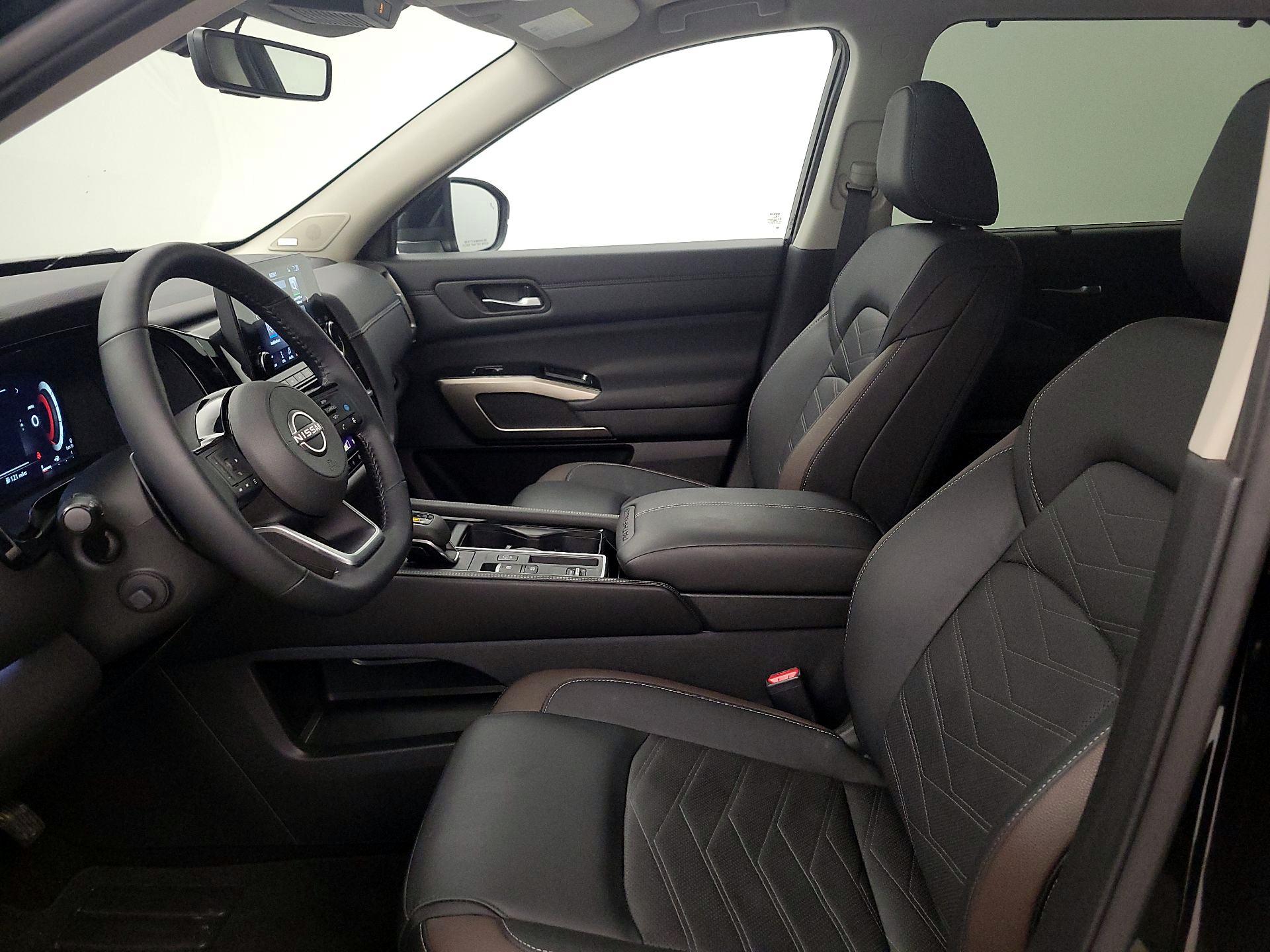 Thumbnail: 2025 Nissan Pathfinder - 11