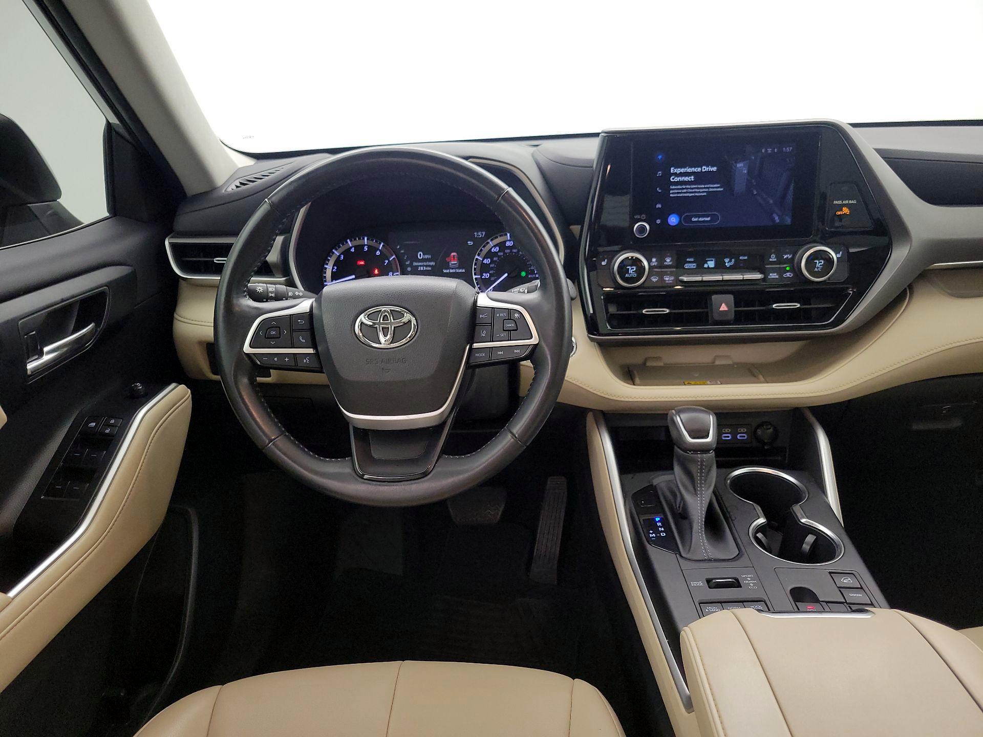 Thumbnail: 2023 Toyota Highlander - 10